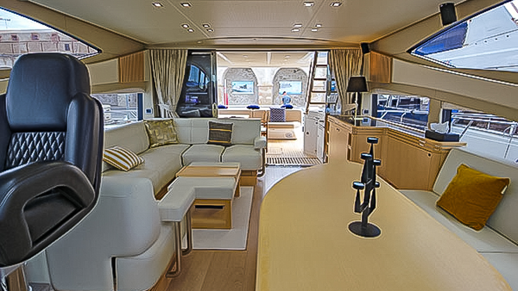 2015 Sunseeker 68 Sport Yacht for sale (photo 17)
