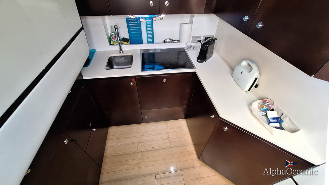 2009 Uniesse 48HT for sale (photo 25)