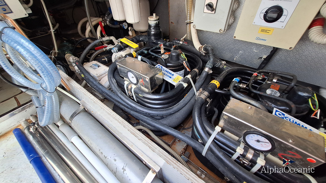 2009 Uniesse 48HT for sale (photo 40)