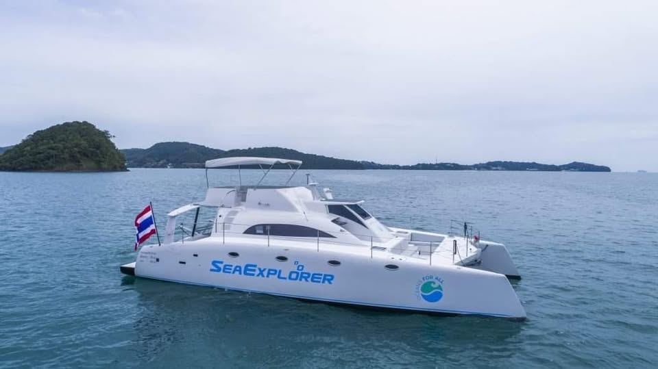 2019 Asia Catamarans Stealth 47 Powercat for sale (photo 3)