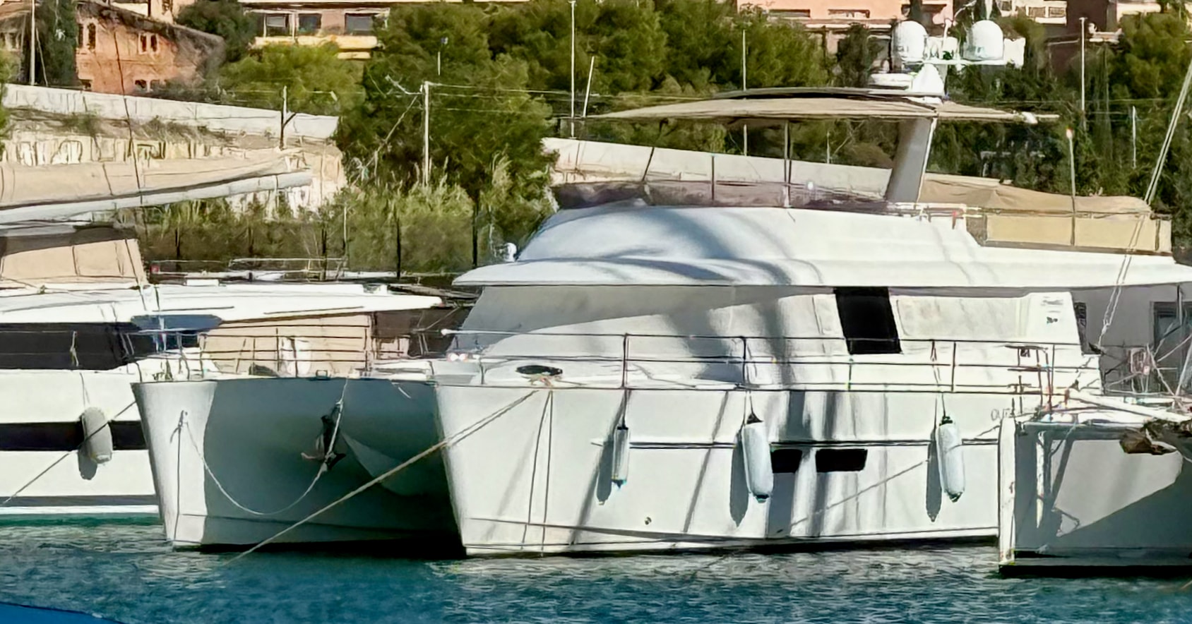 2011 Fountaine Pajot Queensland 55 for sale and charter