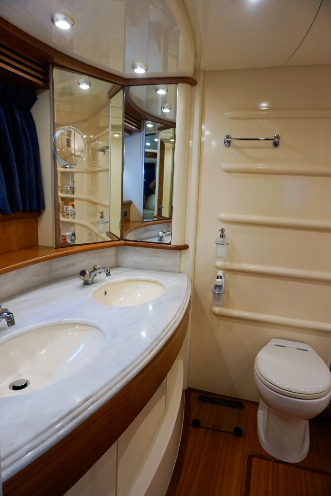 2007 Azimut Azimut 68 en venta (photo 25)