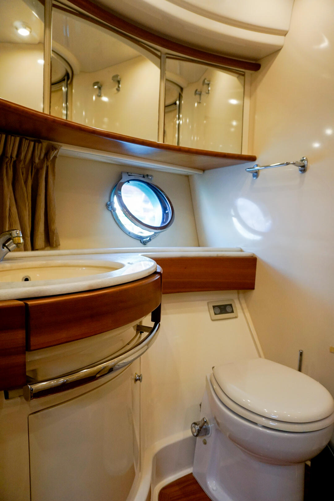 2007 Azimut Azimut 68 en venta (photo 34)