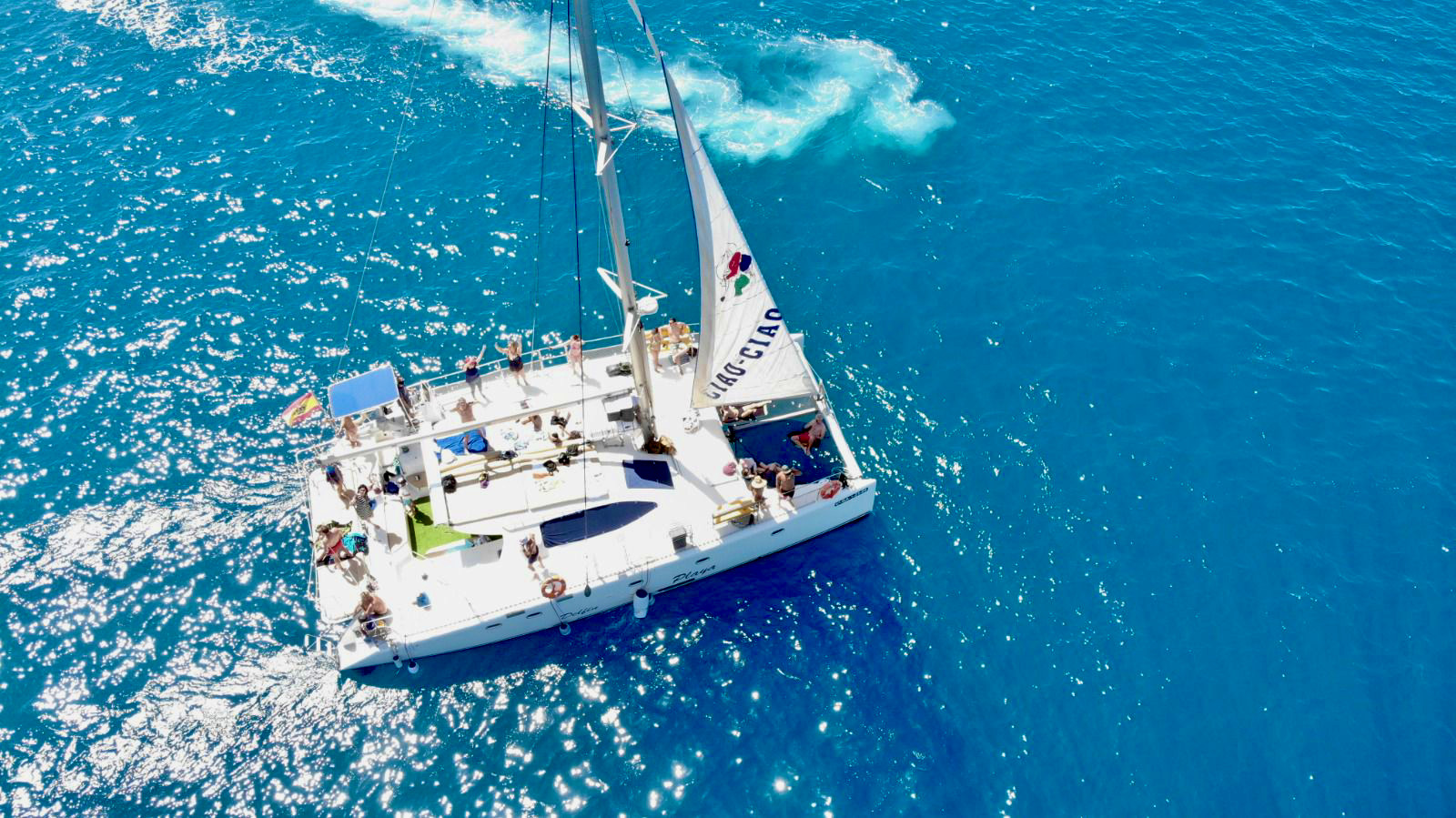 1999 Dufour Yachts NAUTITECH 475 for sale (photo 2)