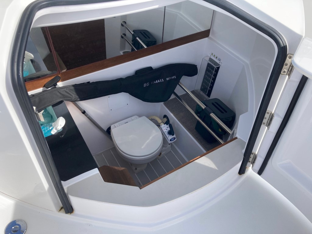 2021 AXOPAR 28 Cabin Brabus Line in vendita (photo 9)