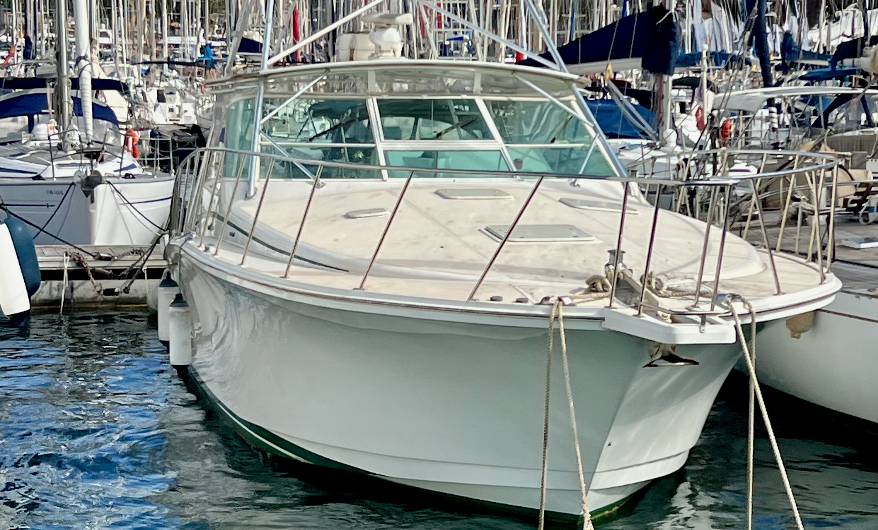 1998 Cabo yatchs 45 EXPRESS for sale and charter