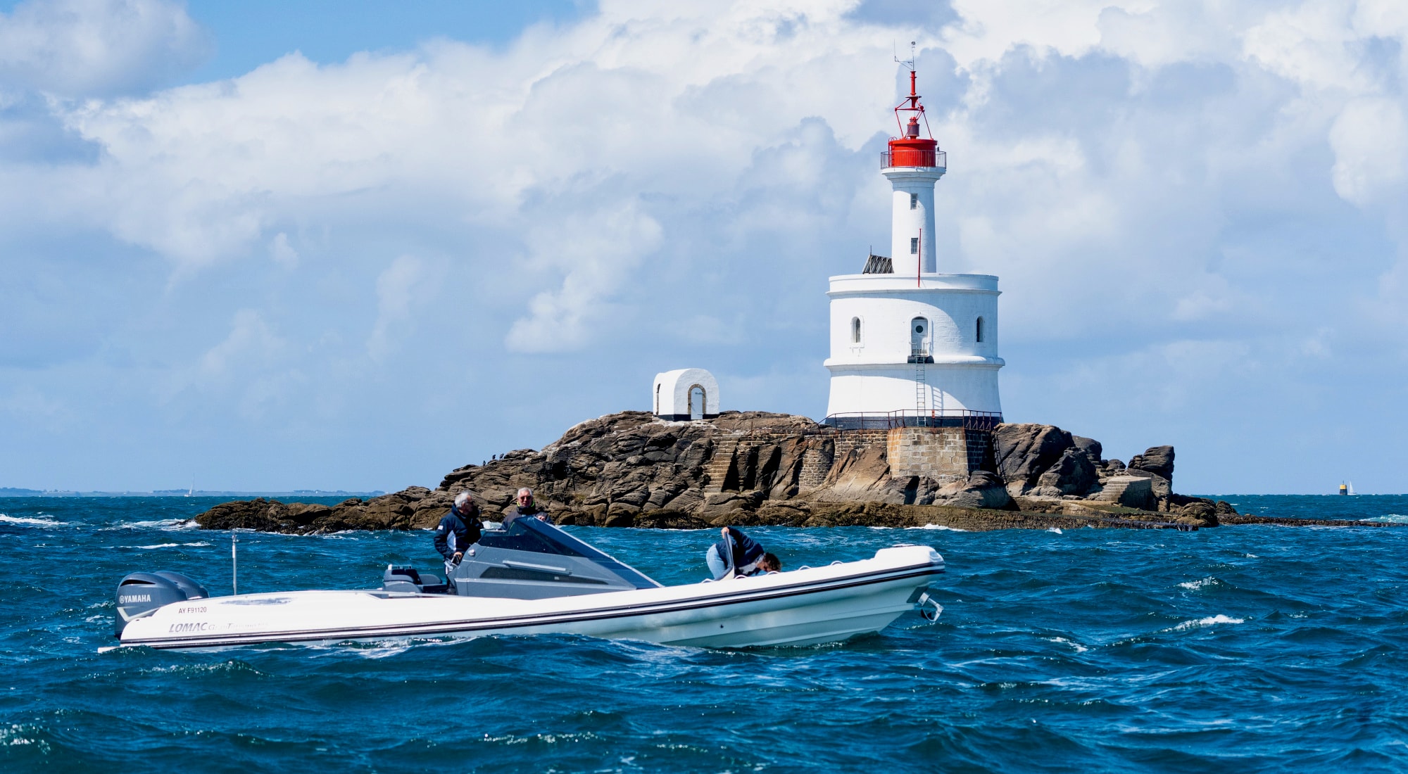 2019 LOMAC GRAN TURISMO 10.5 for sale and charter