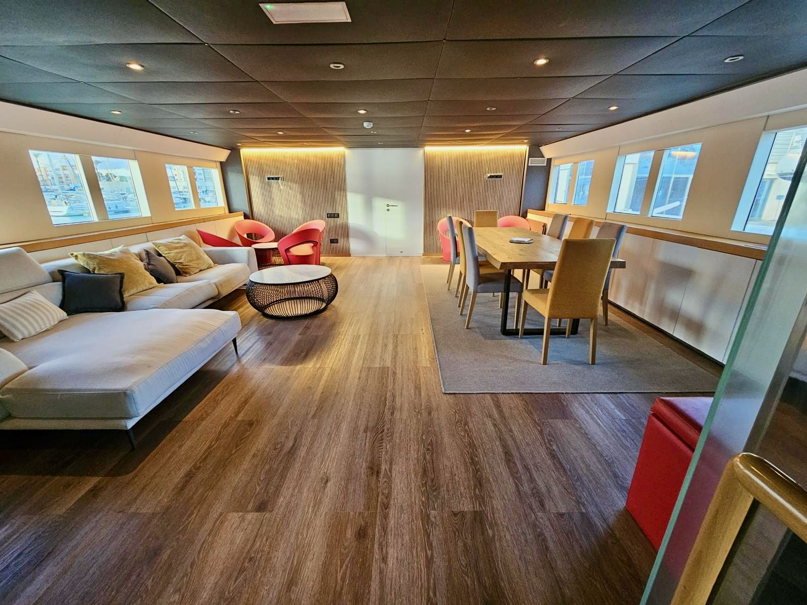 2005 EXPLORER YACHT 92 Pro 50 PAX in vendita (photo 2)