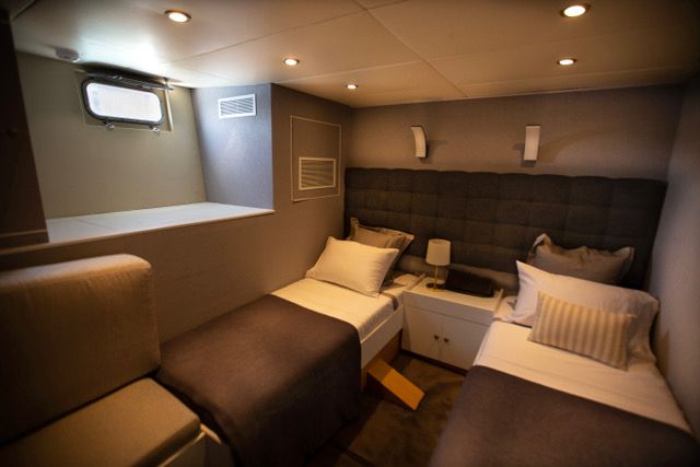 2005 EXPLORER YACHT 92 Pro 50 PAX in vendita (photo 16)