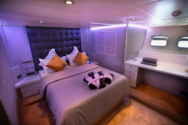2005 EXPLORER YACHT 92 Pro 50 PAX in vendita (photo 19)