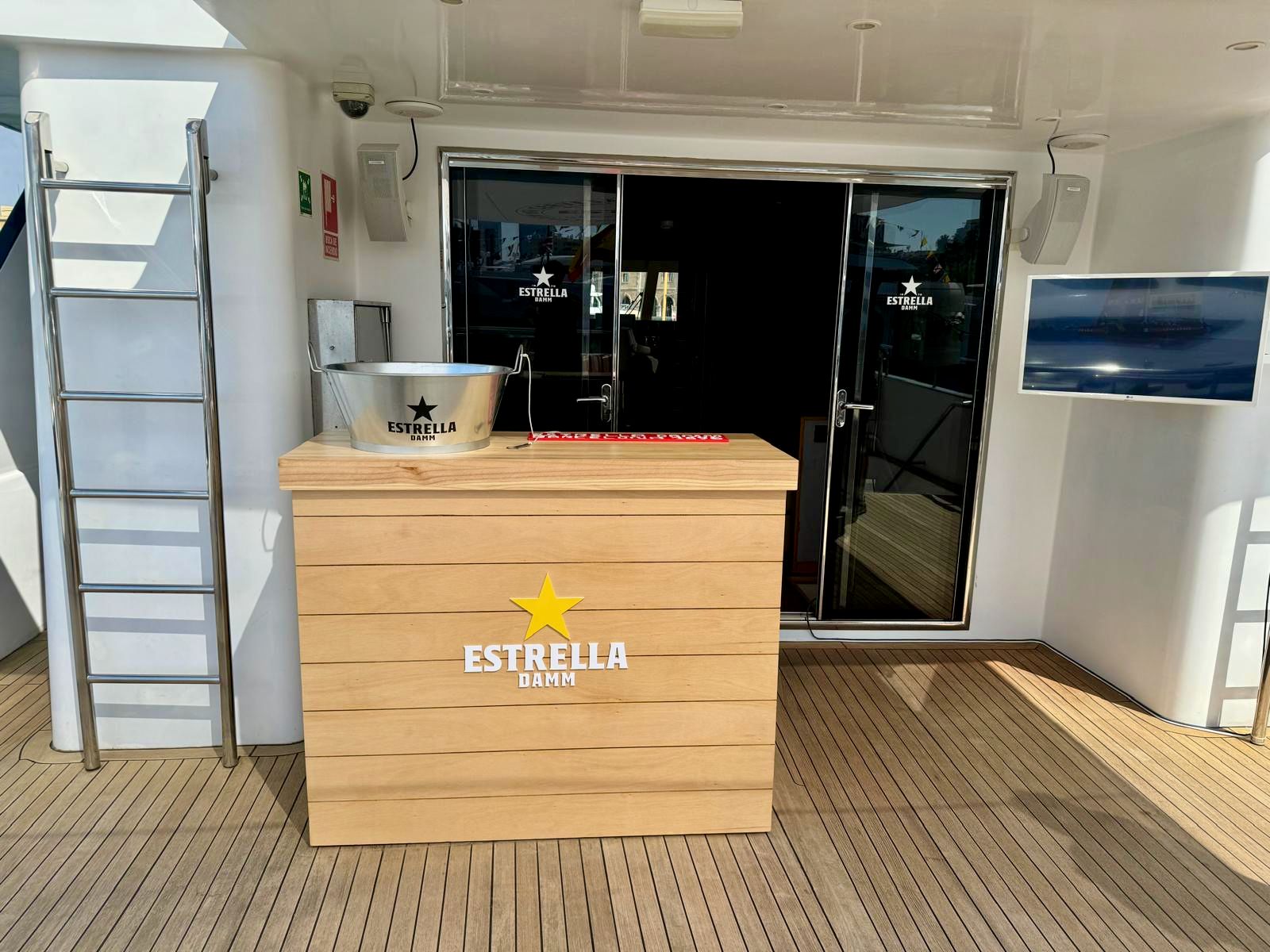 2005 EXPLORER YACHT 92 Pro 50 PAX in vendita (photo 24)