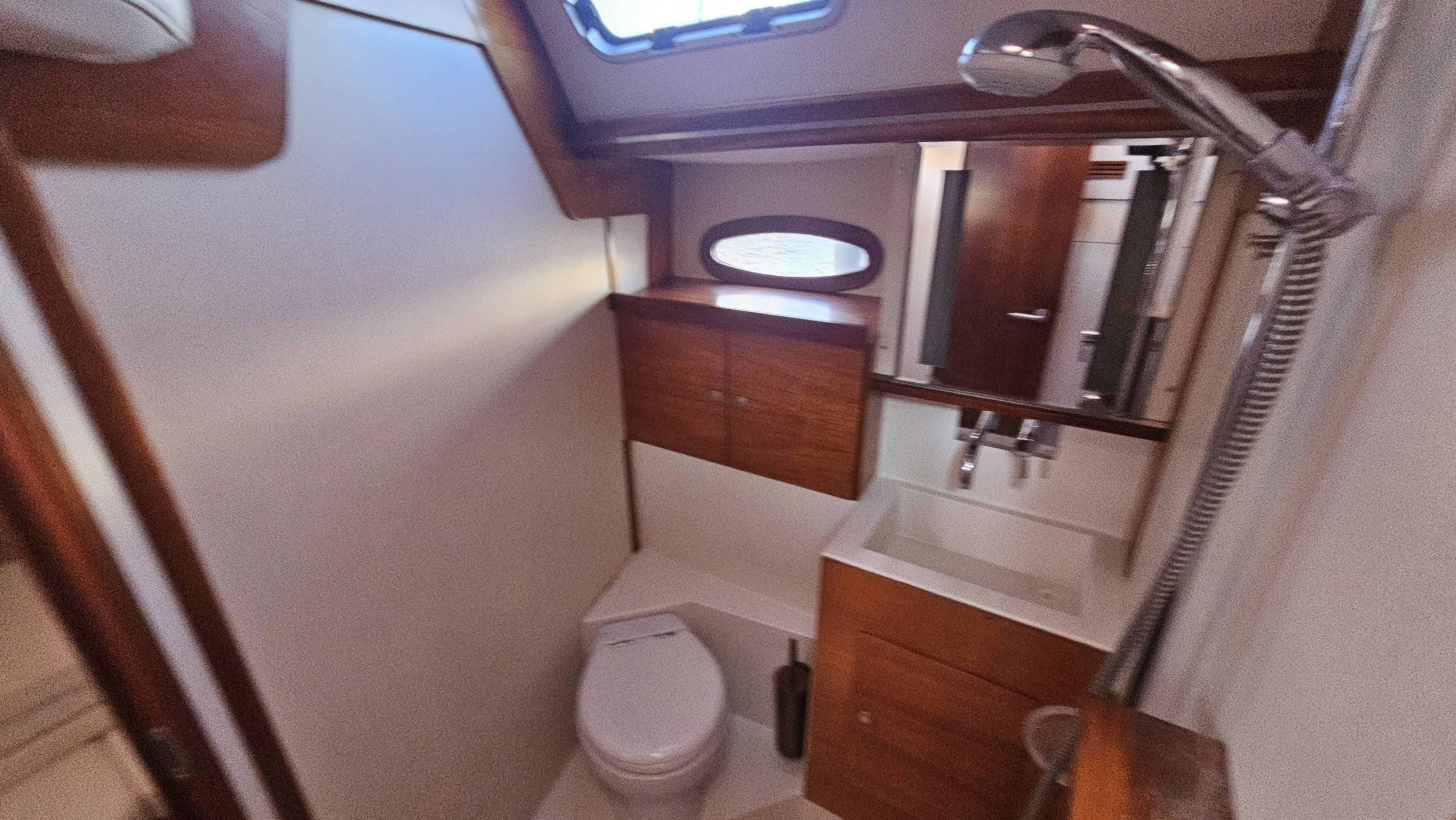 2004 Hanse 531 E for sale (photo 26)