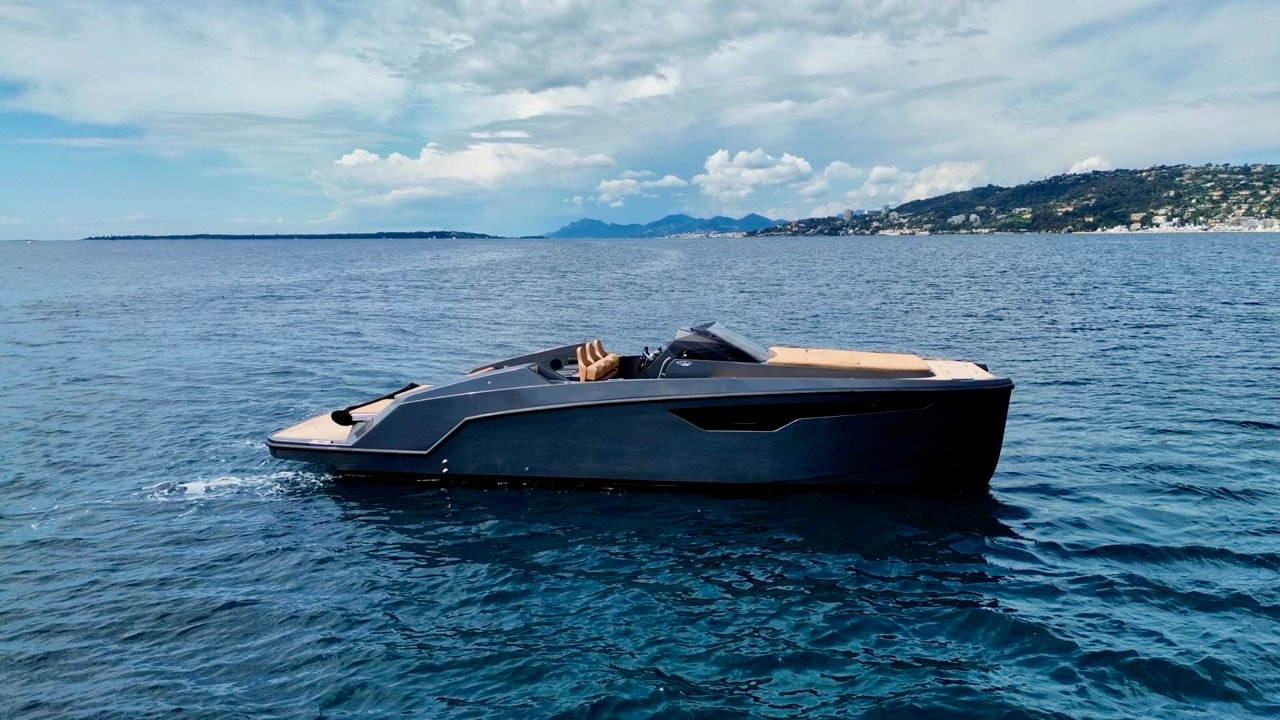 2023 AUREA 30 Cabin Dream Daycruiser for sale and charter