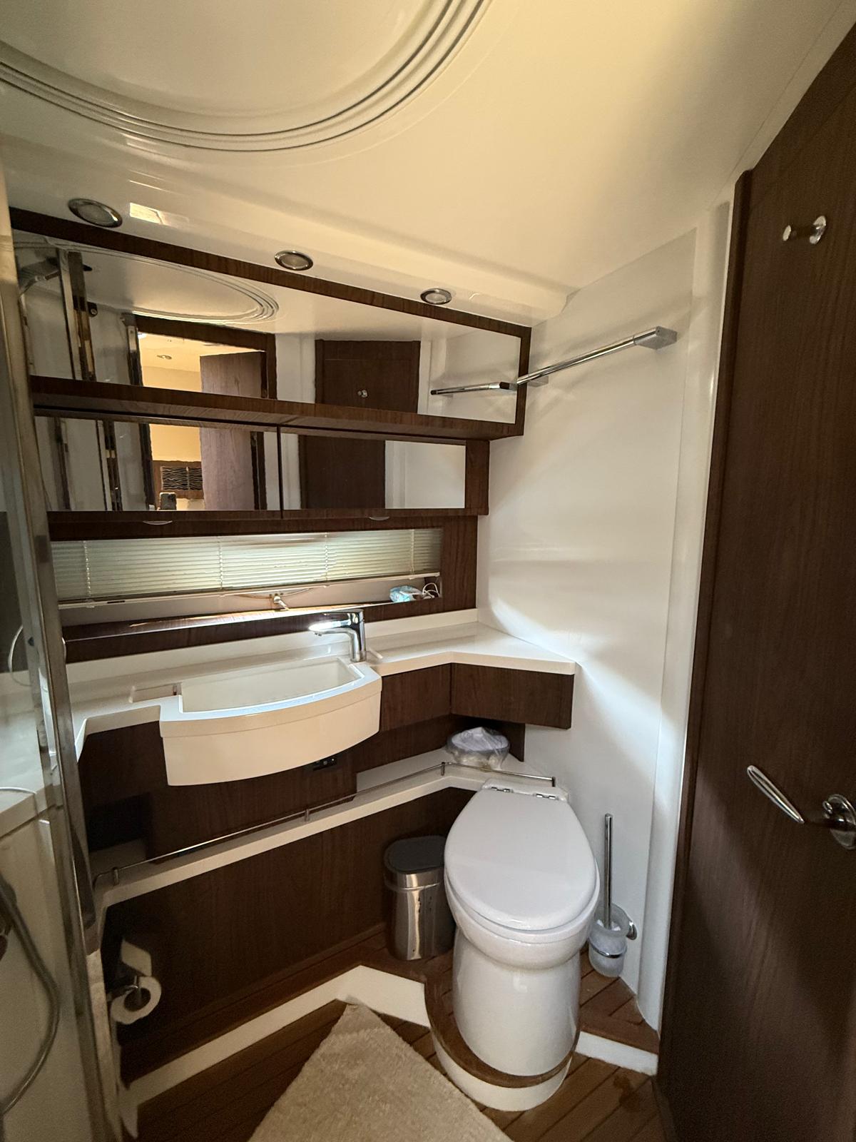 2011 Princess V56 for sale (photo 6)