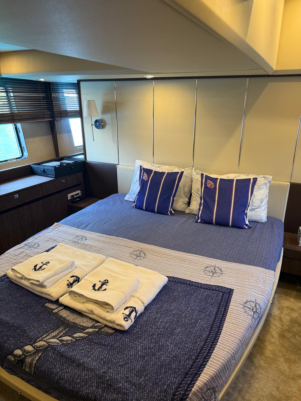 2011 Princess V56 for sale (photo 7)