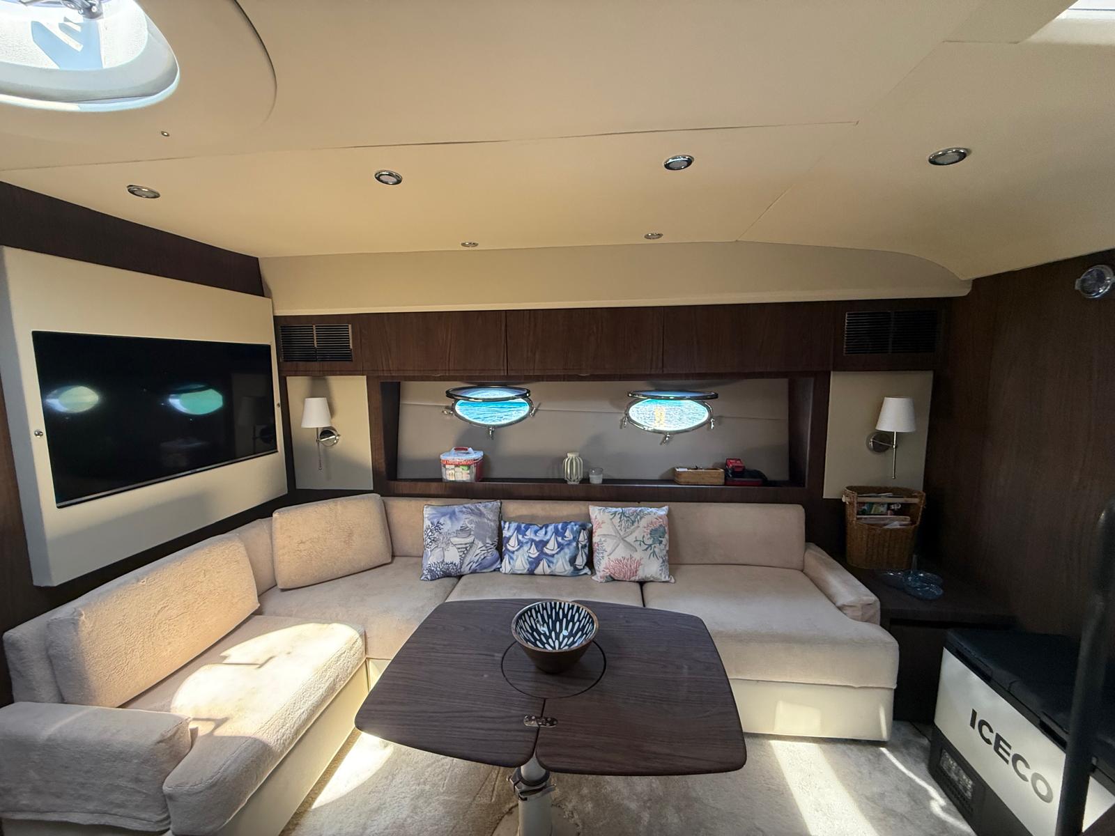 2011 Princess V56 for sale (photo 10)