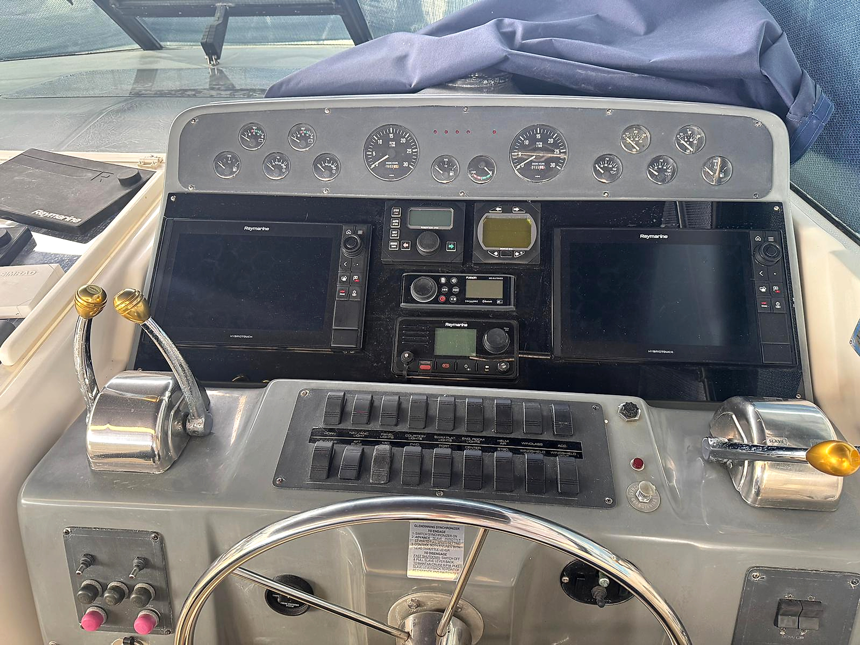 1992 Tiara 4000 Express for sale (photo 3)