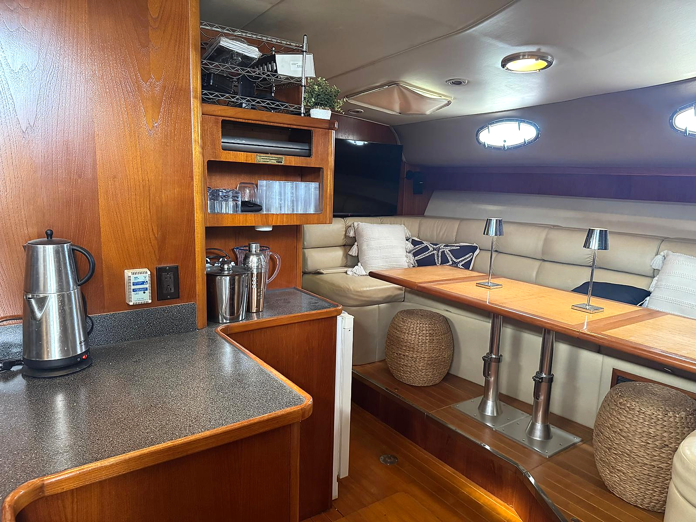 1992 Tiara 4000 Express for sale (photo 7)