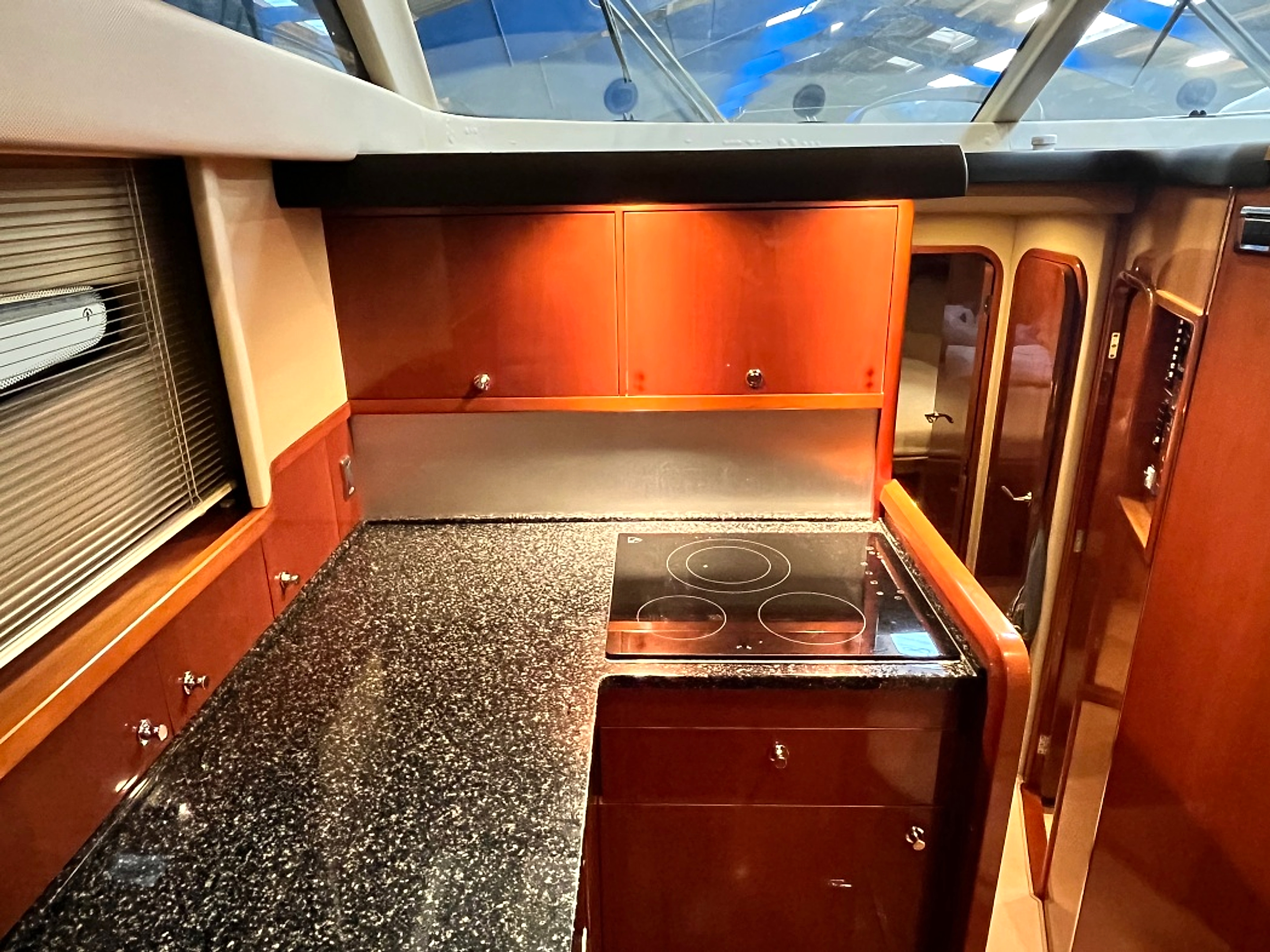 2007 Princess P45 Flybridge Mkii for sale (photo 12)