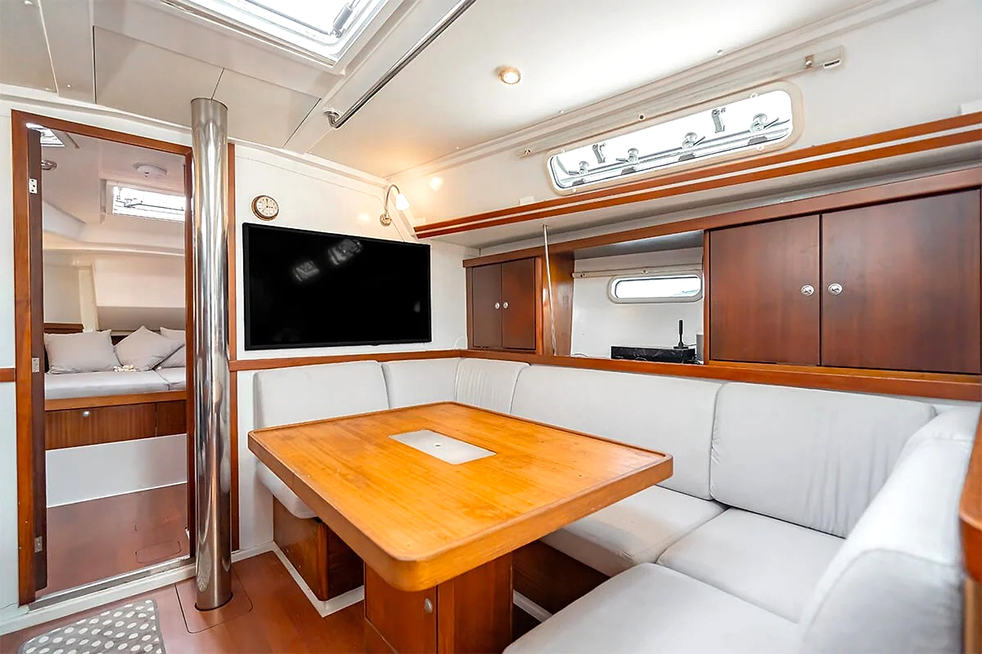 2011 Hanse 400 "le Figuier" for sale (photo 18)