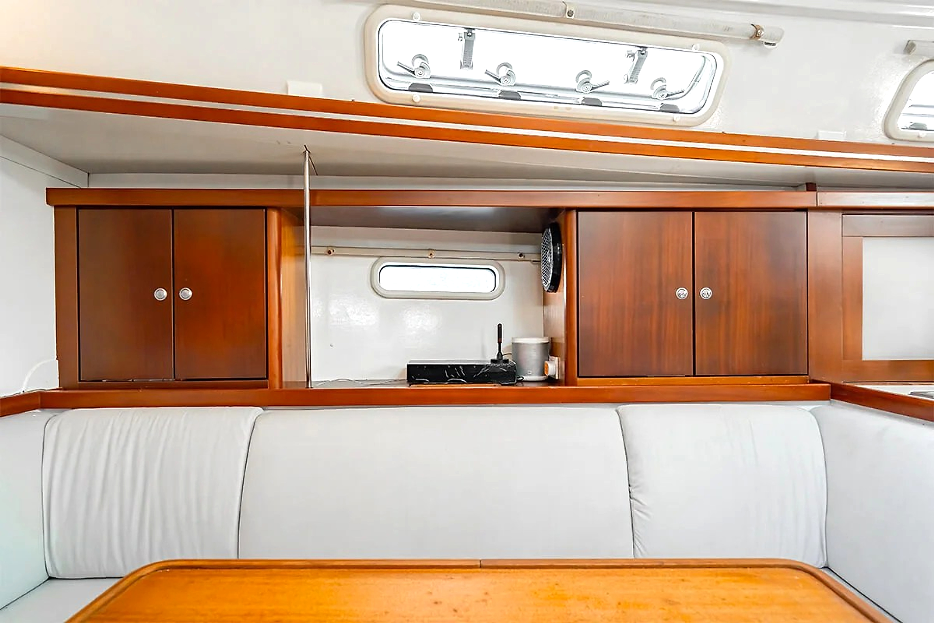 2011 Hanse 400 "le Figuier" for sale (photo 22)