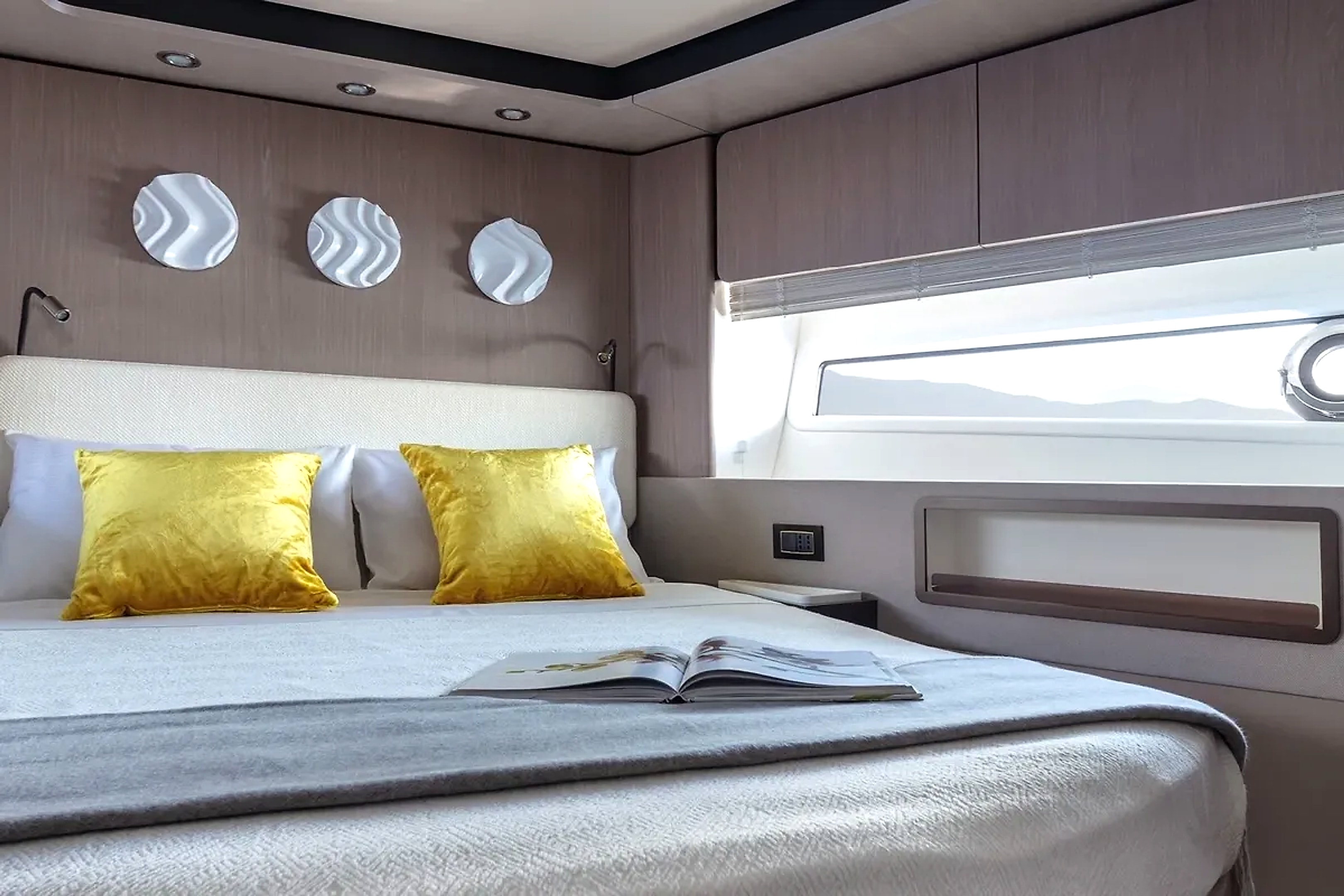 2020 Azimut 72 Flybridge te huur (photo 8)