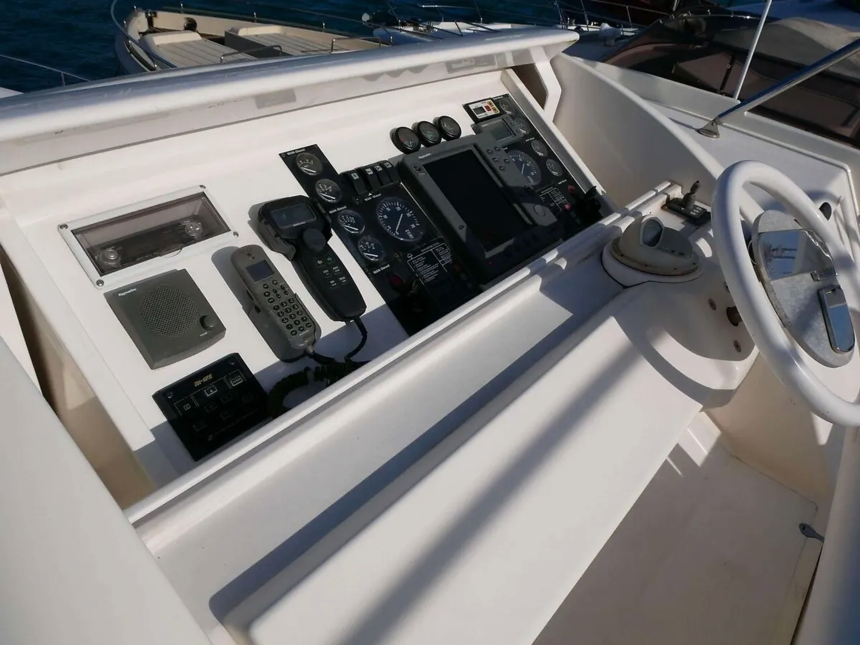 2004 Ladenstein 72 for sale (photo 2)