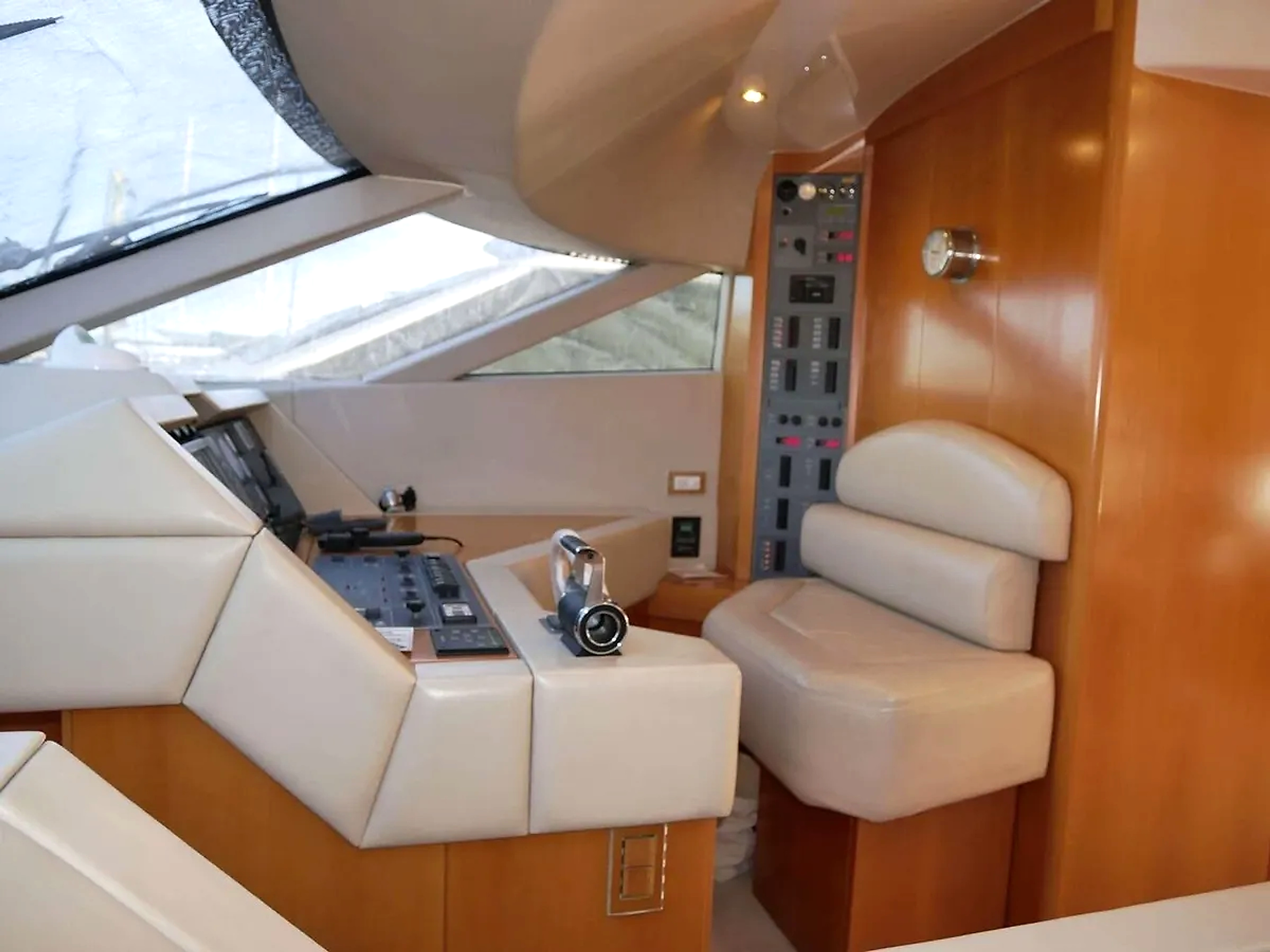 2004 Ladenstein 72 for sale (photo 10)
