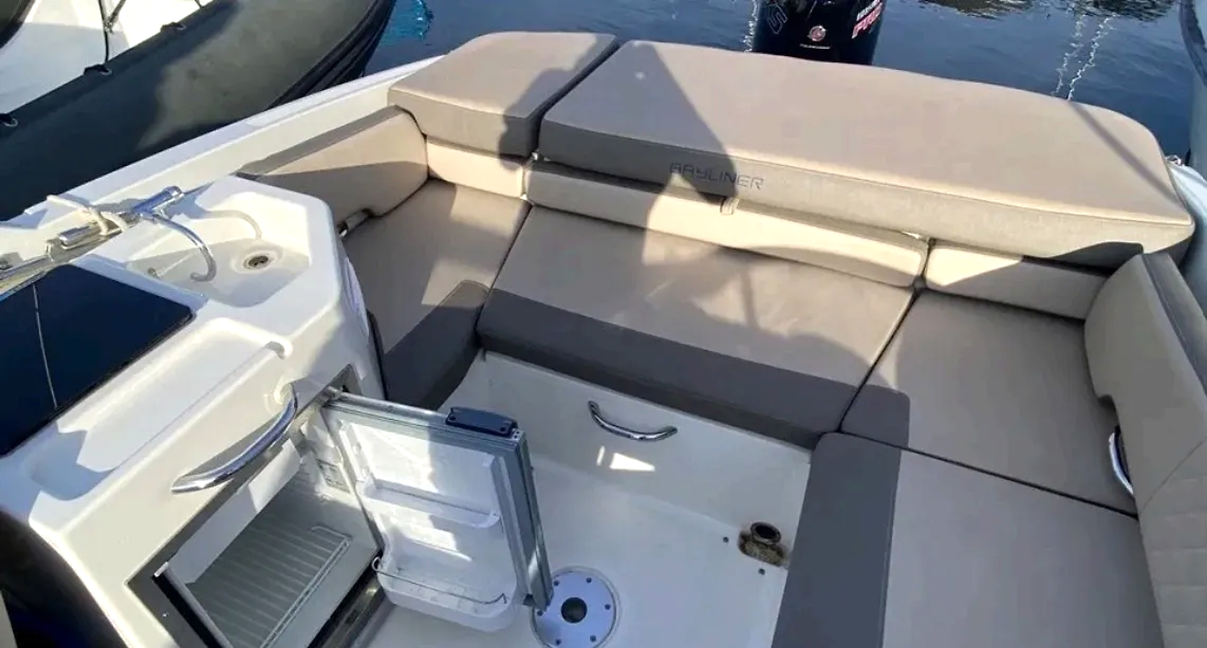 2019 Bayliner Vr6 Cuddy zu verkaufen (photo 2)