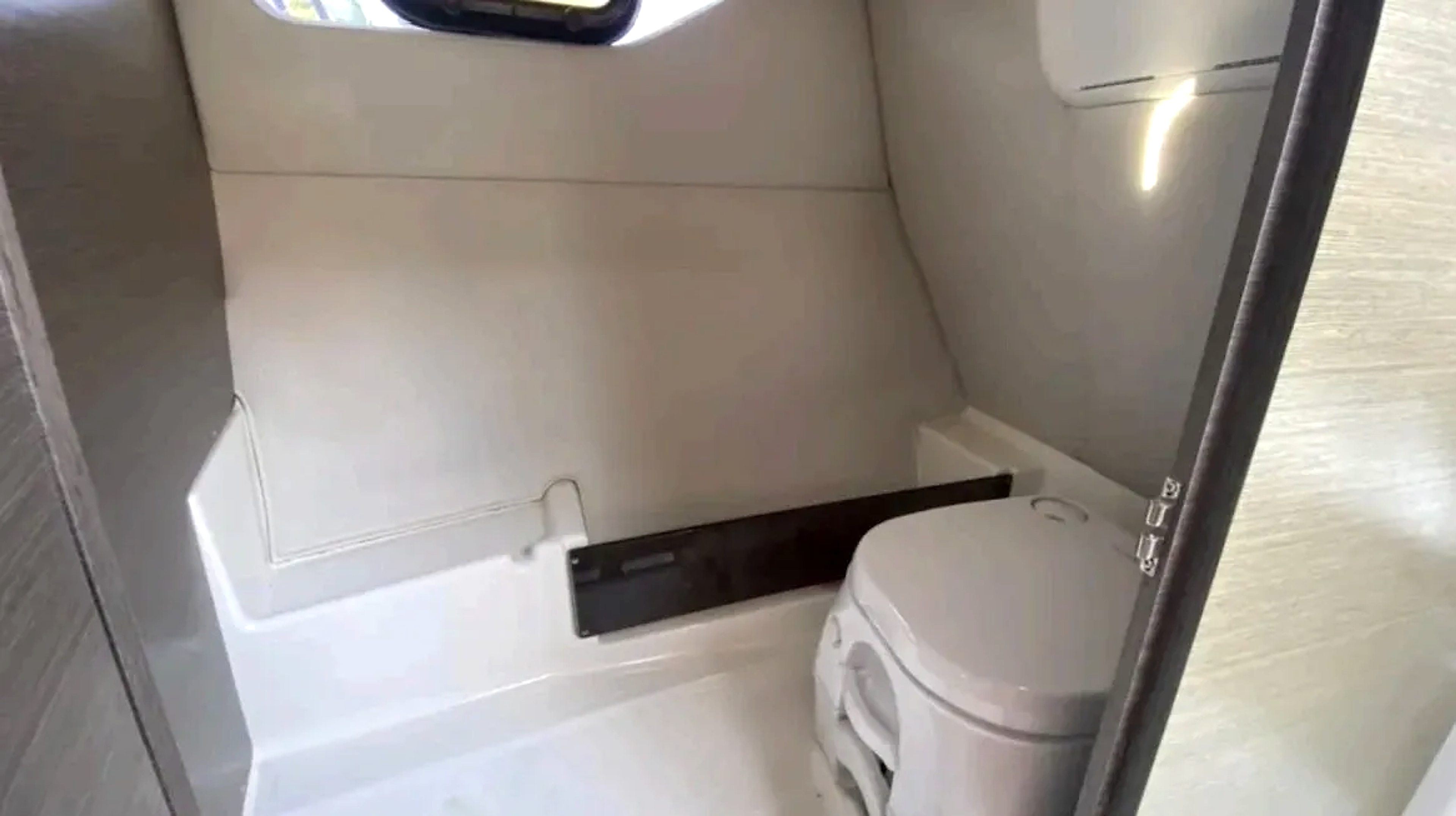 2019 Bayliner Vr6 Cuddy zu verkaufen (photo 3)