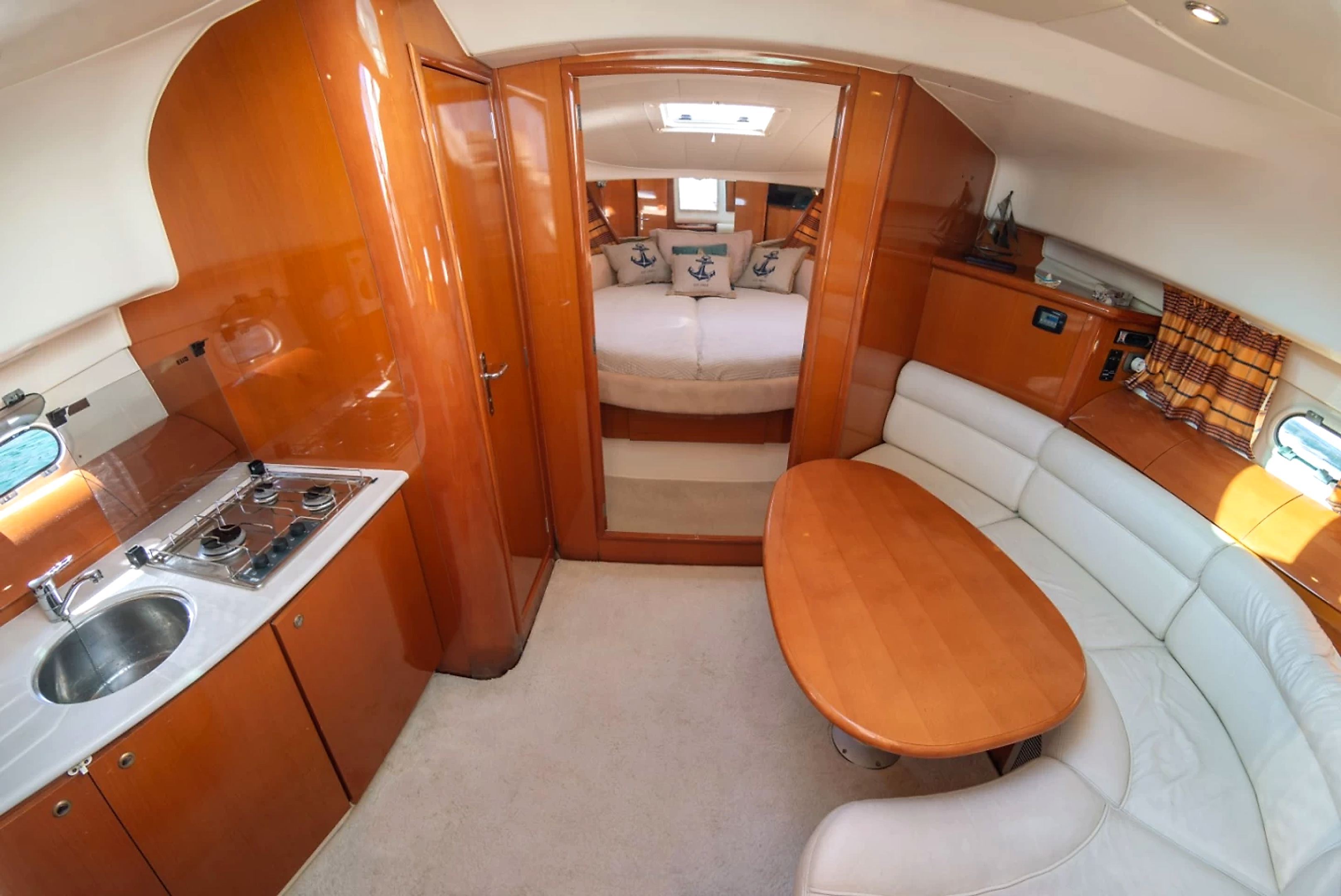 2026 Jeanneau Prestige 34 S zu chartern (photo 4)