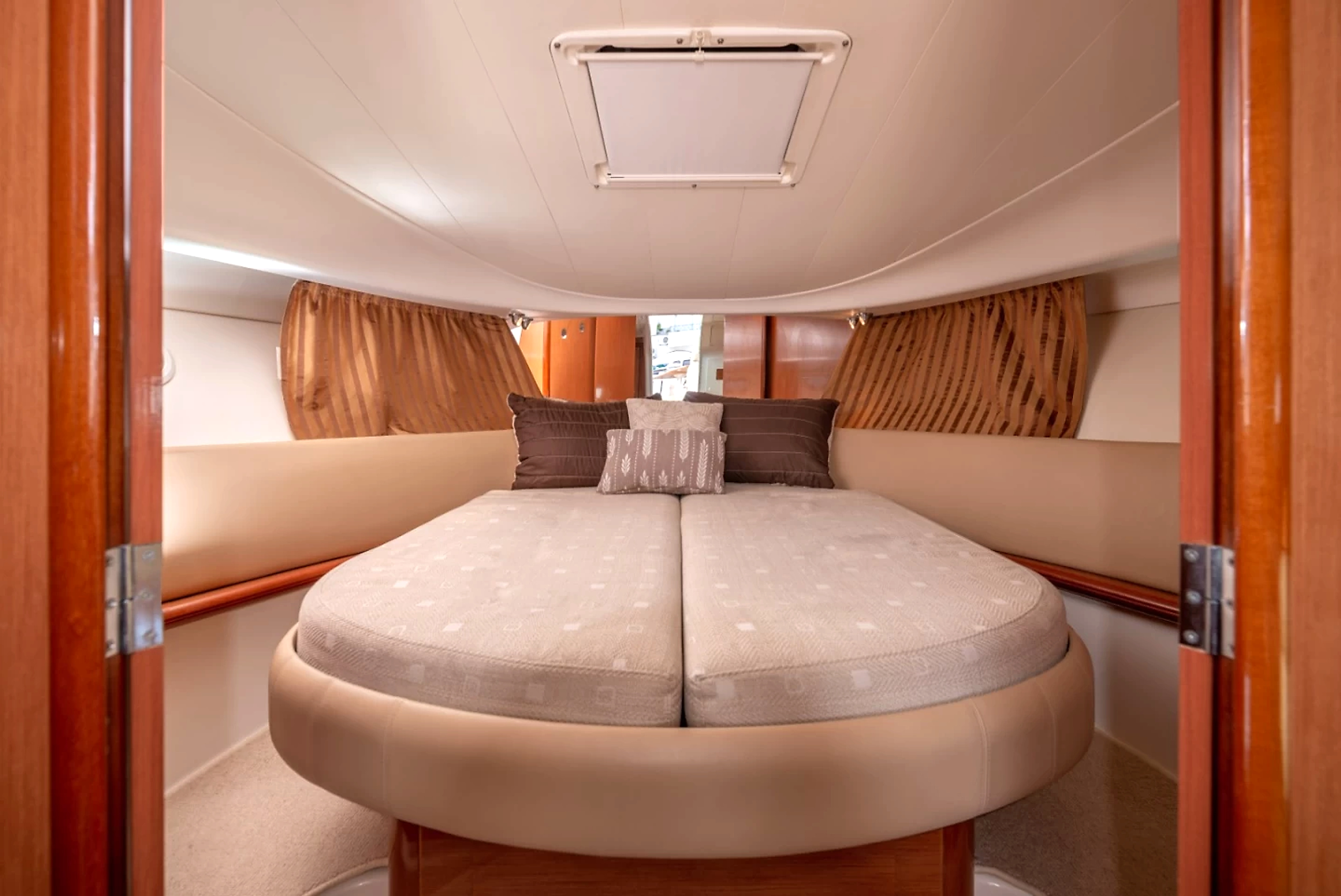 2026 Jeanneau Prestige 34 S zu chartern (photo 6)