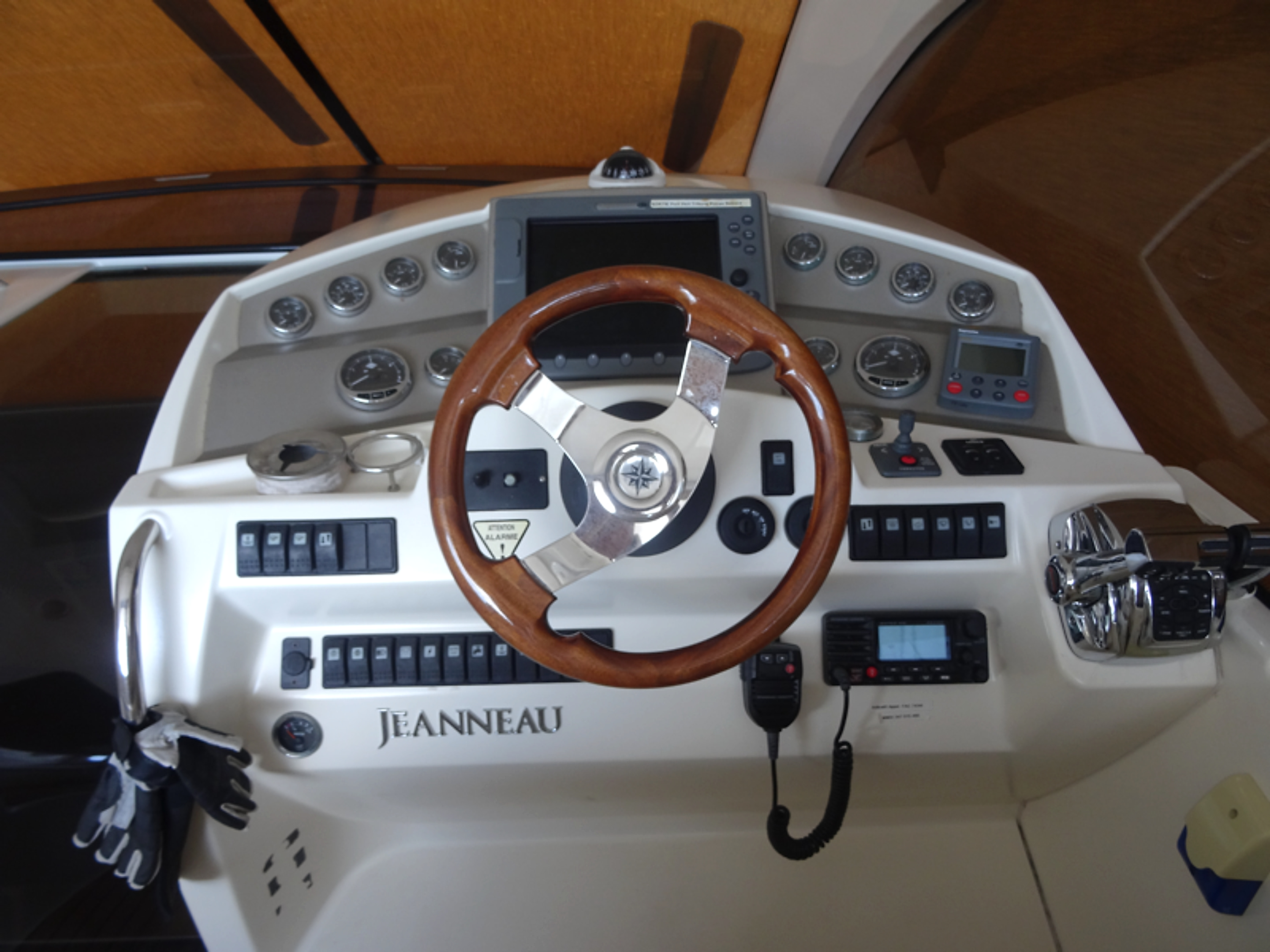 2026 Jeanneau Prestige 38 na czarter (photo 2)