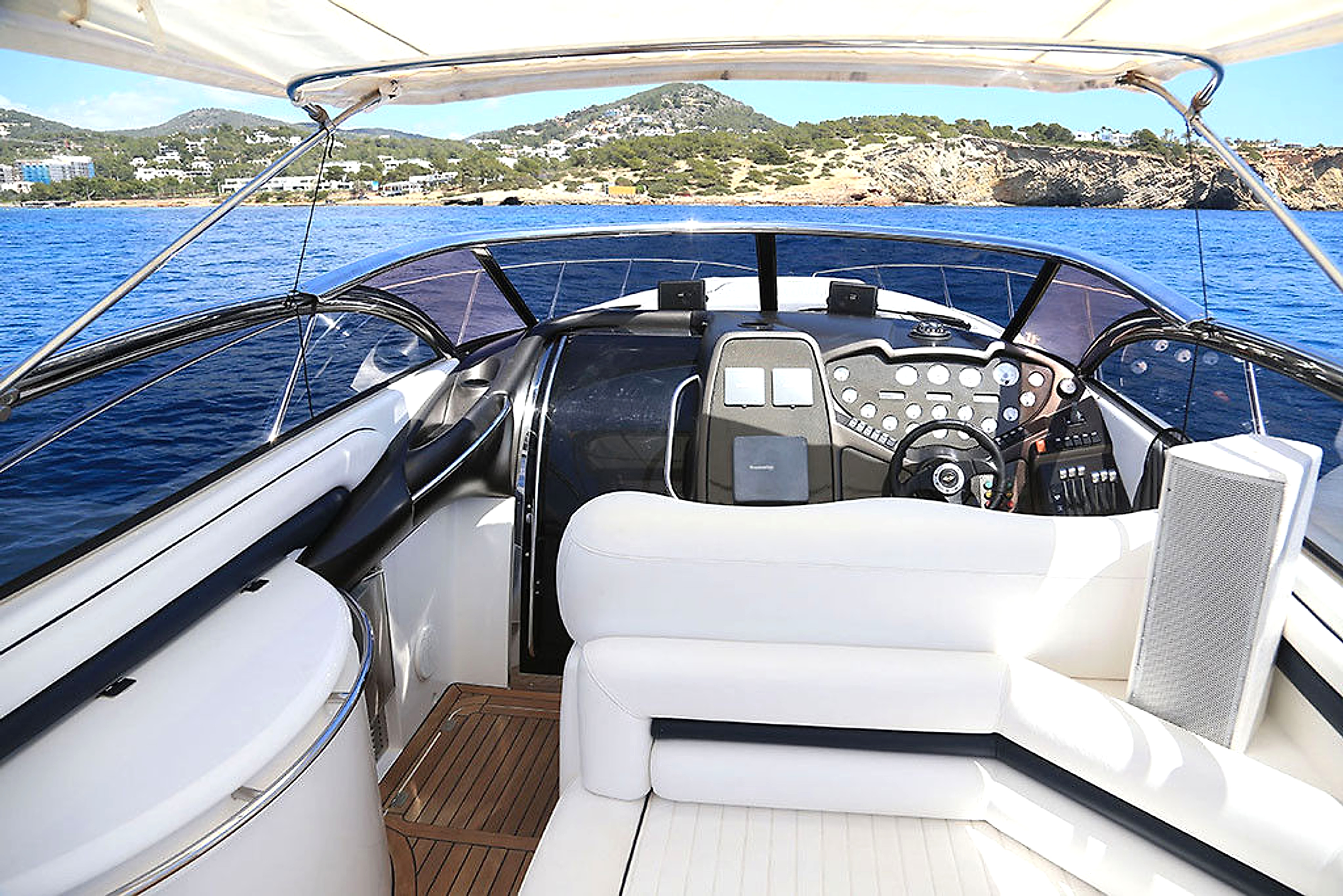 2026 Sunseeker Superhawk 48 en alquiler (photo 2)