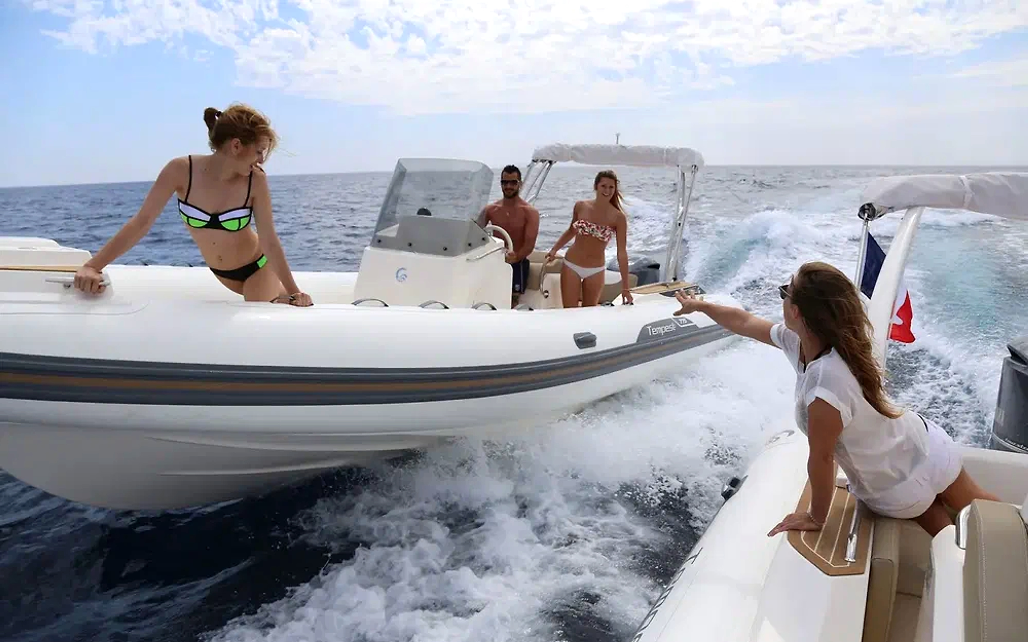 2026 Capelli Tempest 775 Luxe à louer (photo 2)