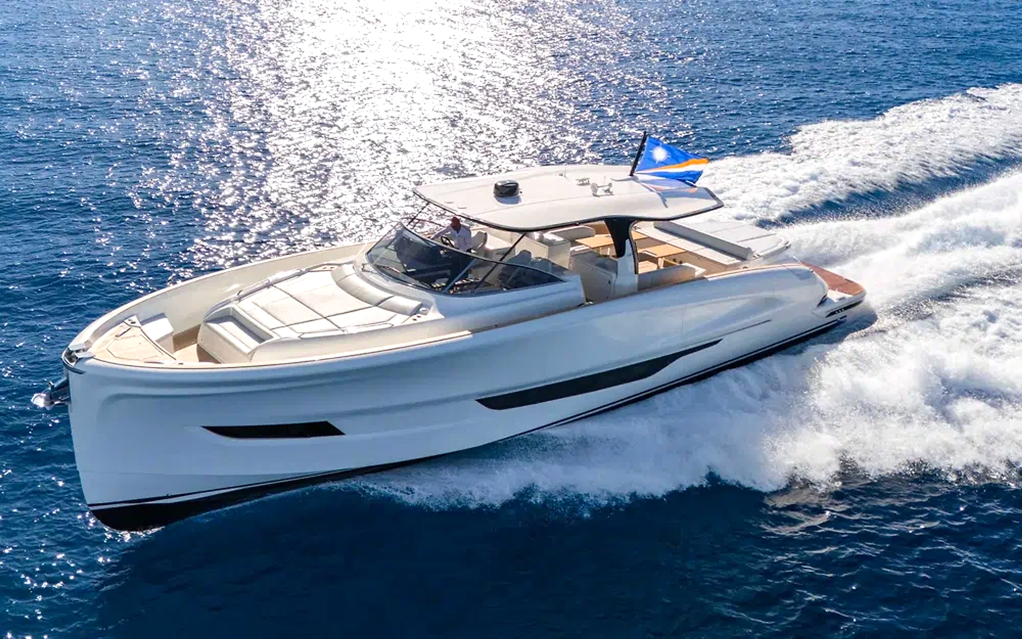 2026 Solaris 60 te huur (photo 1)