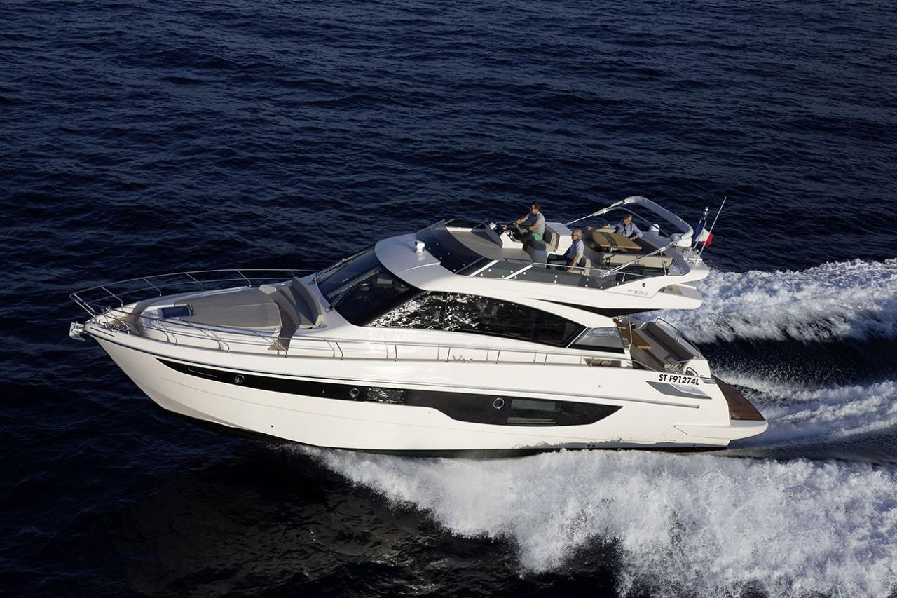 2026 Cayman 52 Flybridge zu chartern (photo 5)