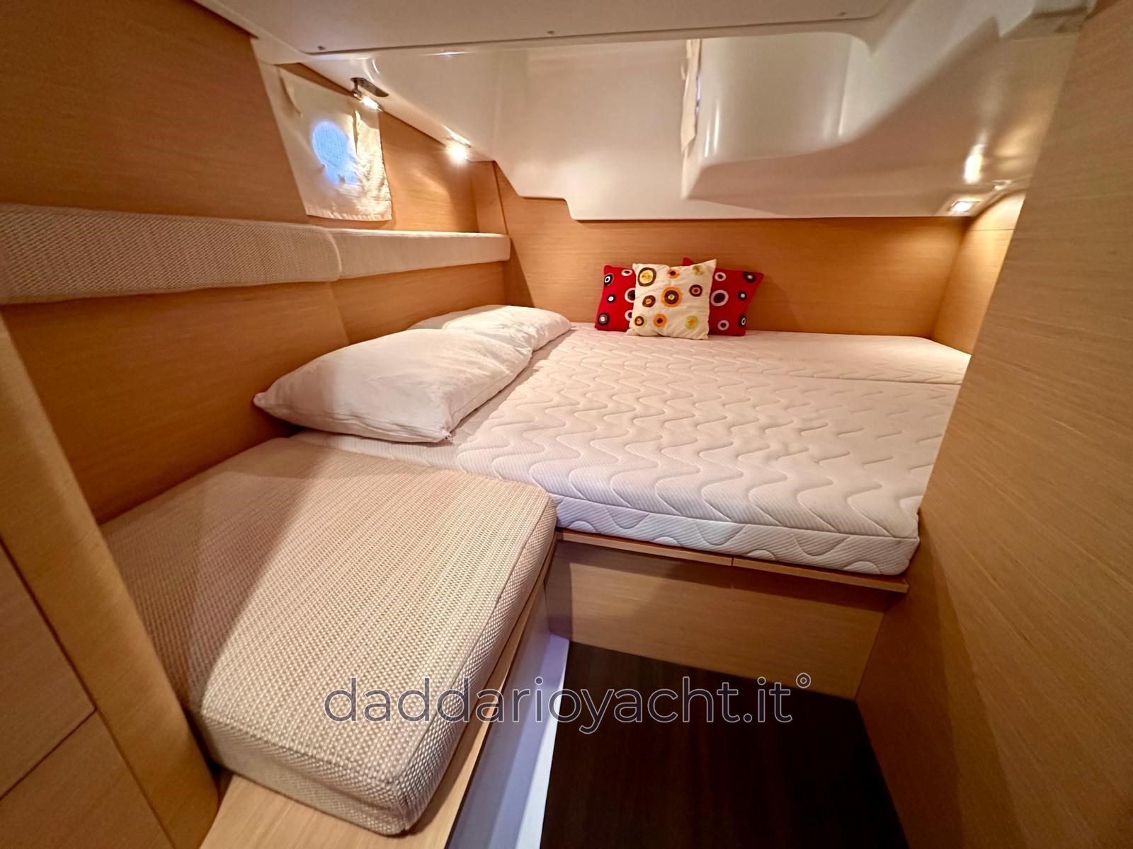 2008 Beneteau Monte Carlo 32 for sale (photo 12)