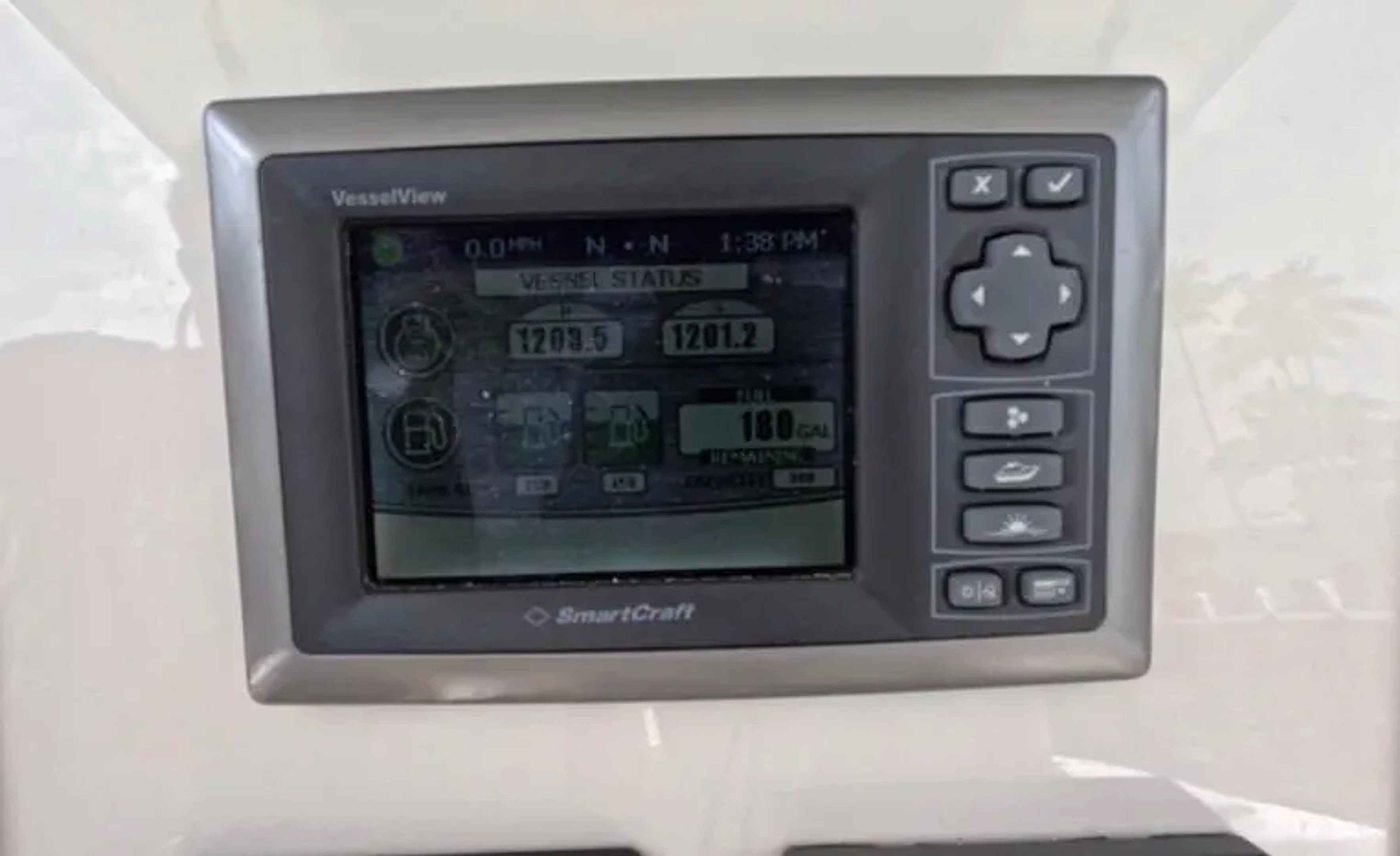 2013 Boston Whaler 320 Outrage for sale (photo 4)