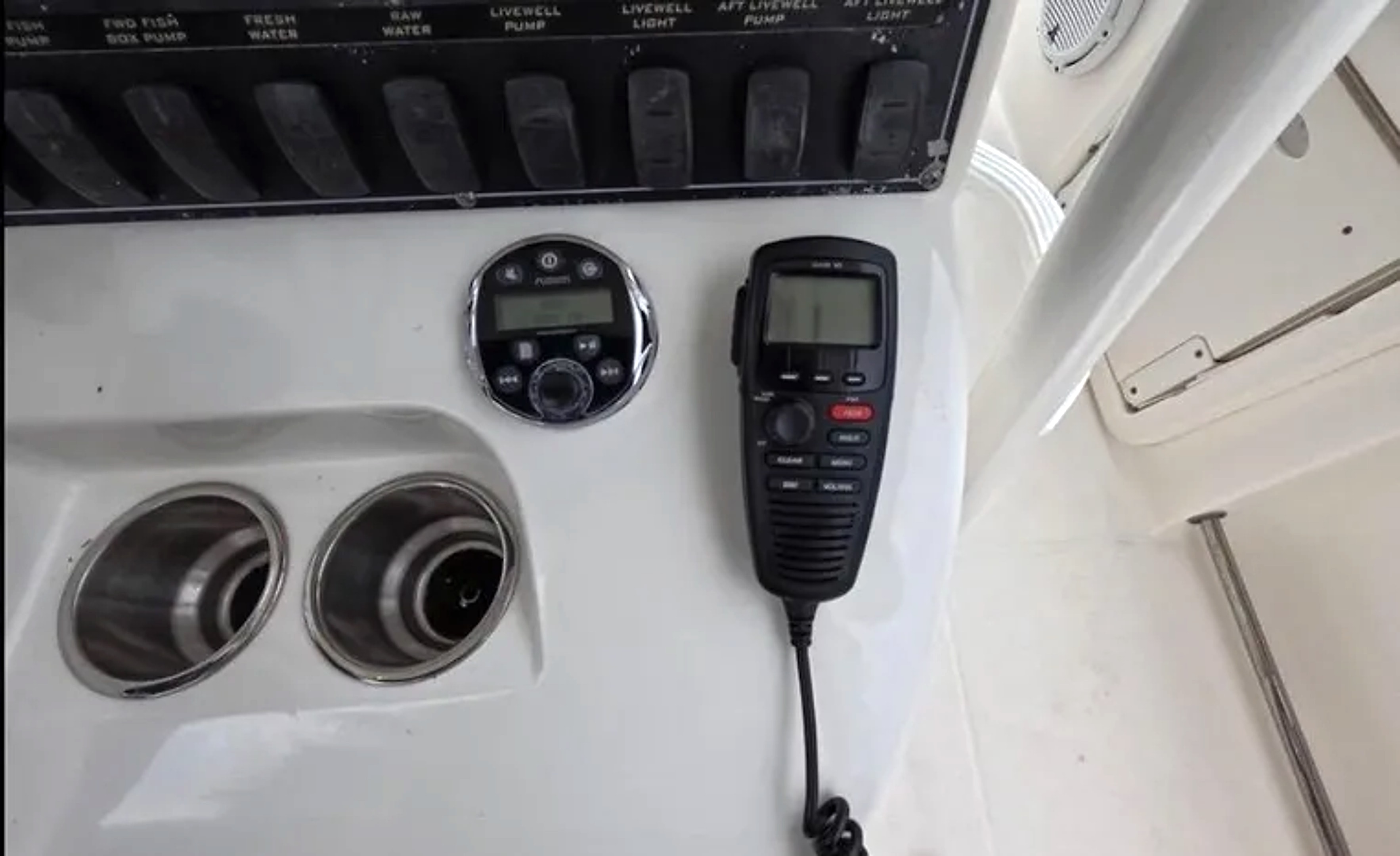 2013 Boston Whaler 320 Outrage for sale (photo 5)