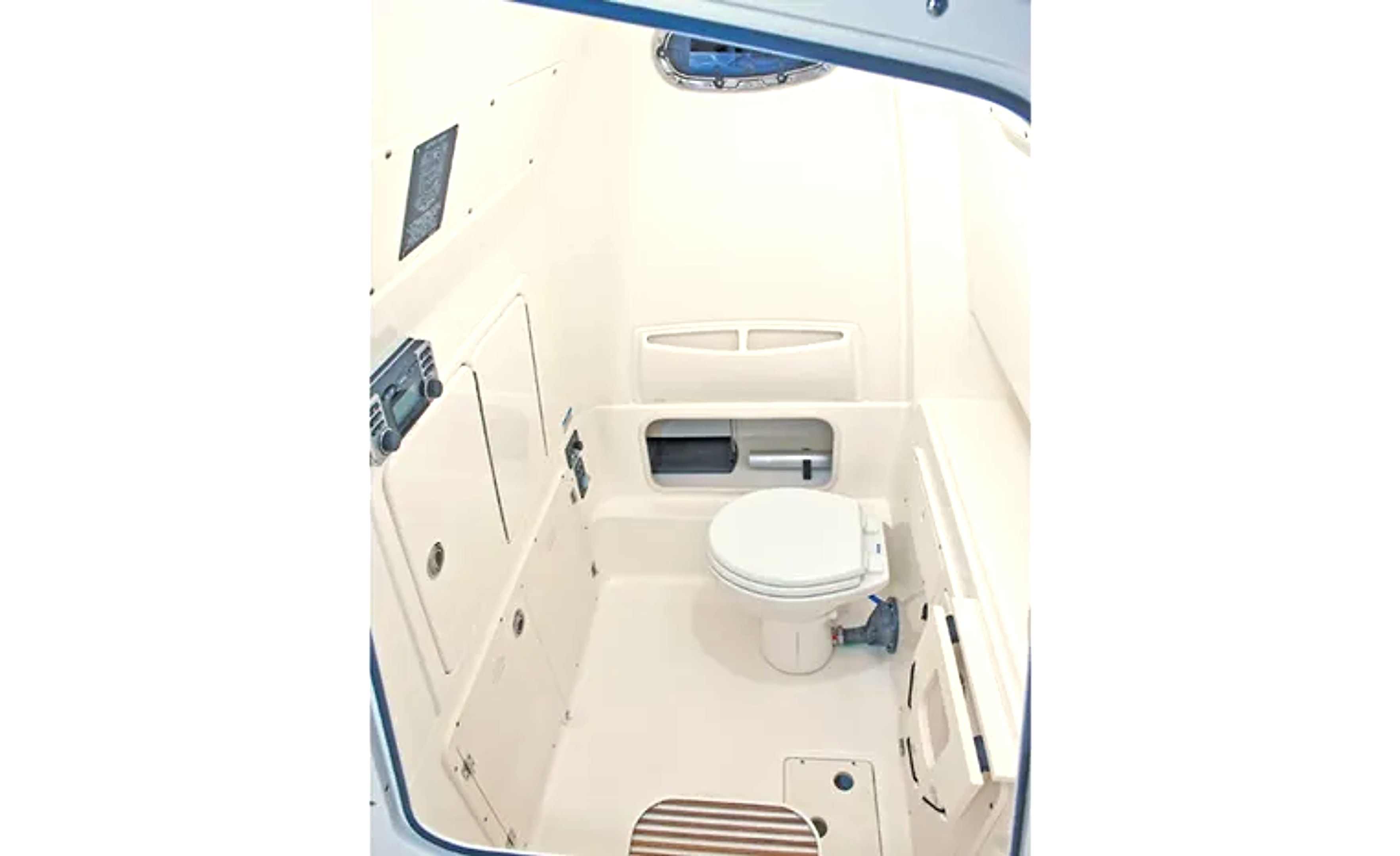 2013 Boston Whaler 320 Outrage for sale (photo 7)