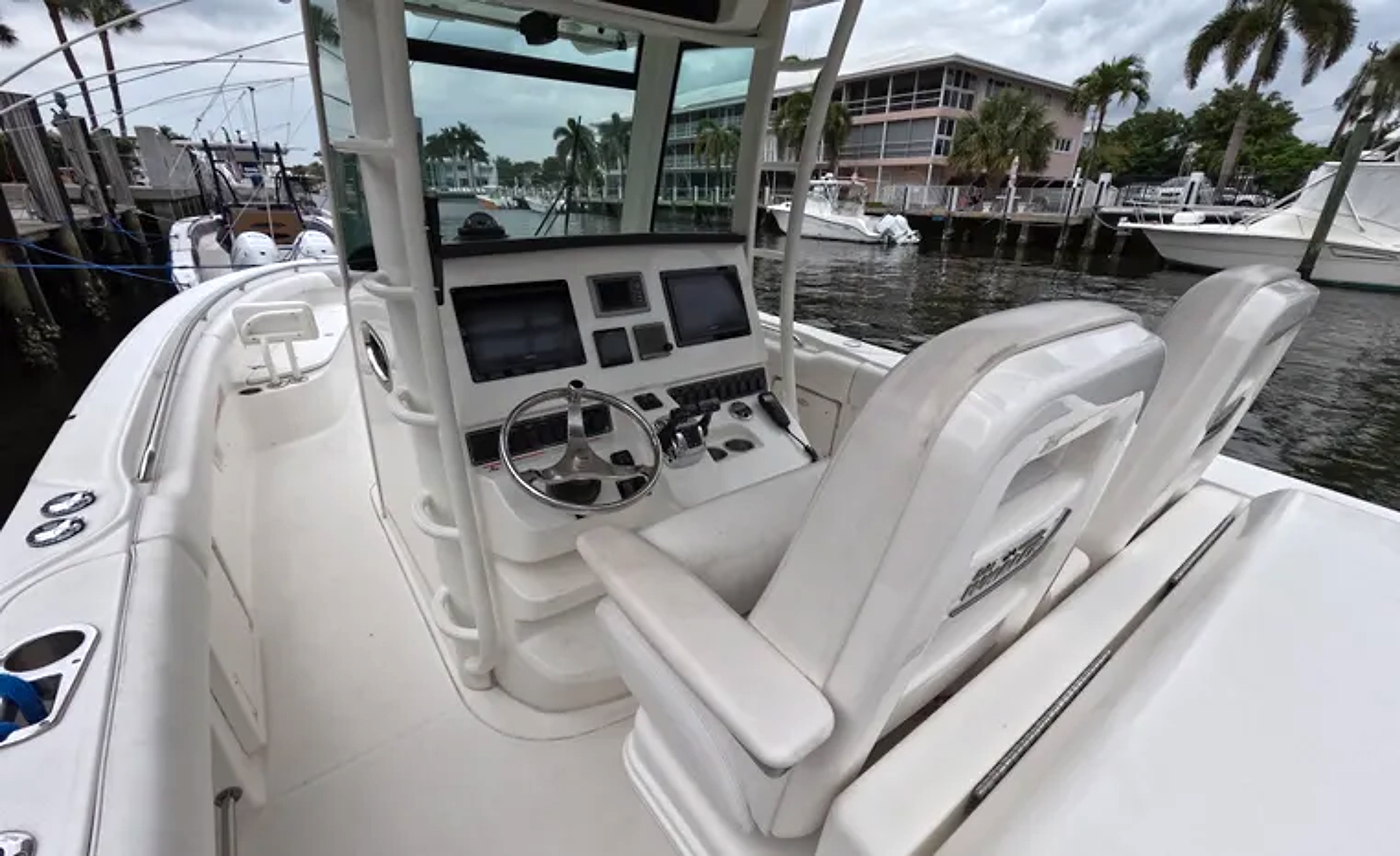 2013 Boston Whaler 320 Outrage for sale (photo 19)