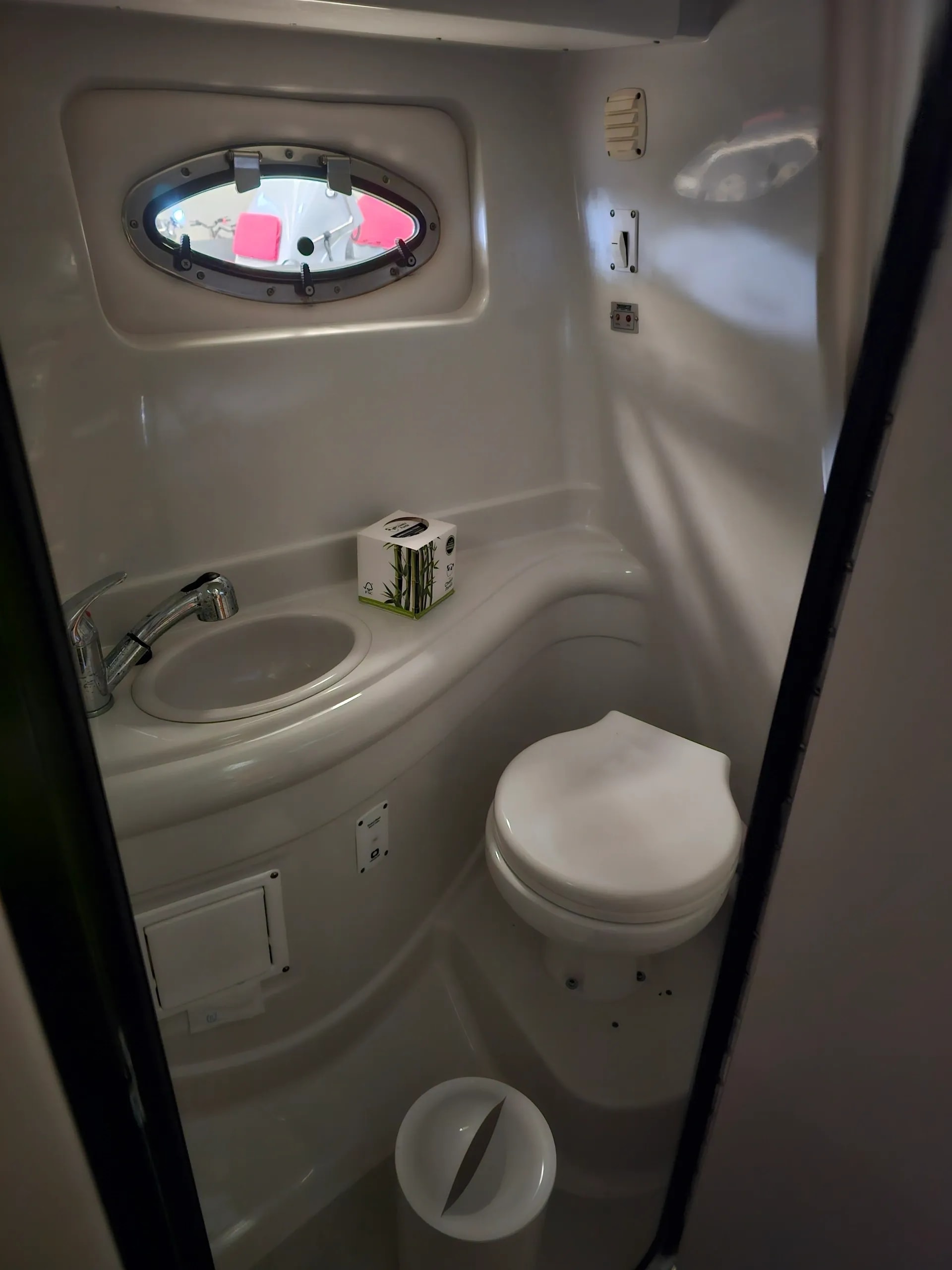 2008 Crownline 270 CR na sprzedaż (photo 18)