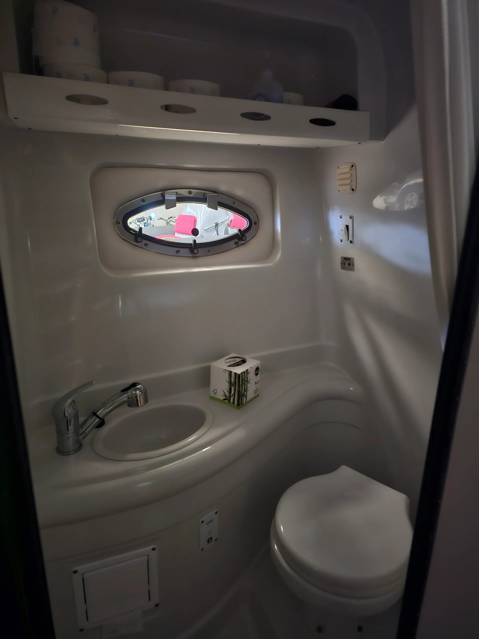 2008 Crownline 270 CR na sprzedaż (photo 19)