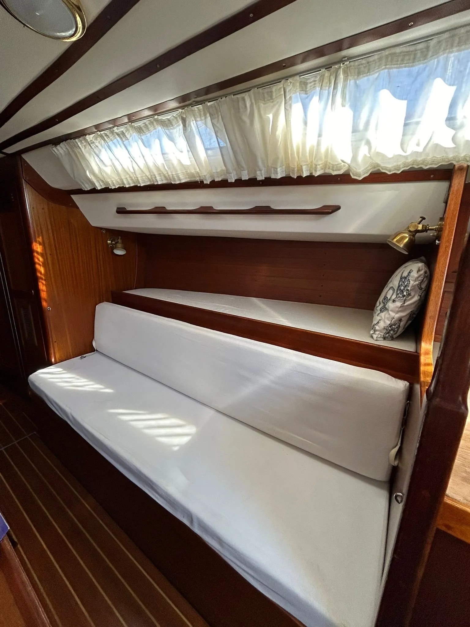 1982 Sweden Yachts C41 for sale (photo 5)