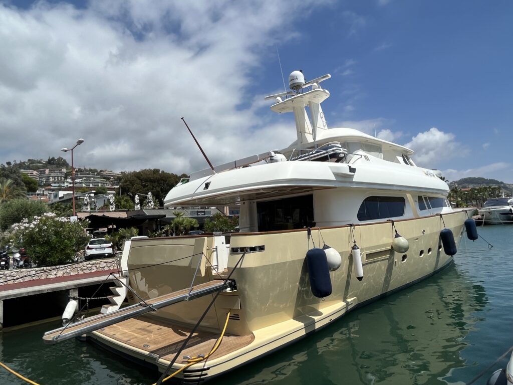 2000 Ferretti Custom Line Navetta 27 en venta (photo 8)