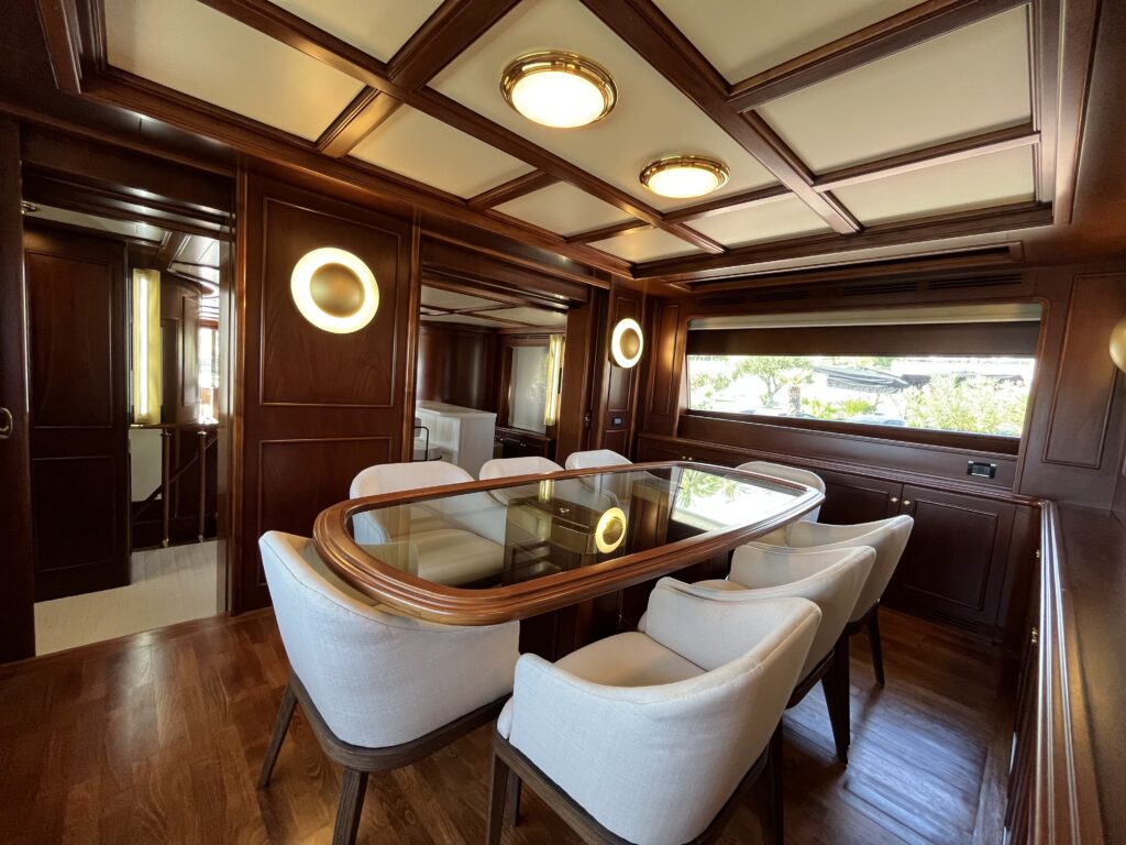 2000 Ferretti Custom Line Navetta 27 en venta (photo 12)