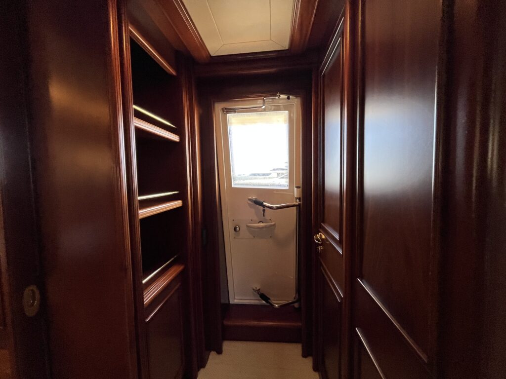 2000 Ferretti Custom Line Navetta 27 en venta (photo 19)