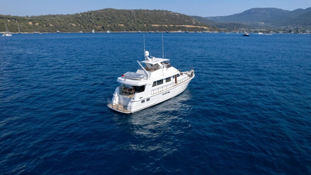 1997 Hatteras 70 for sale (photo 4)