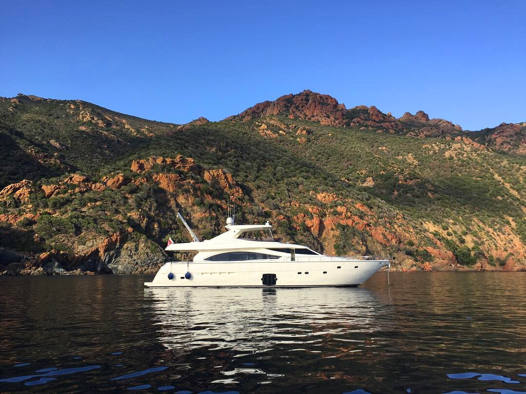 2009 FERRETTI 830 a noleggio (photo 10)